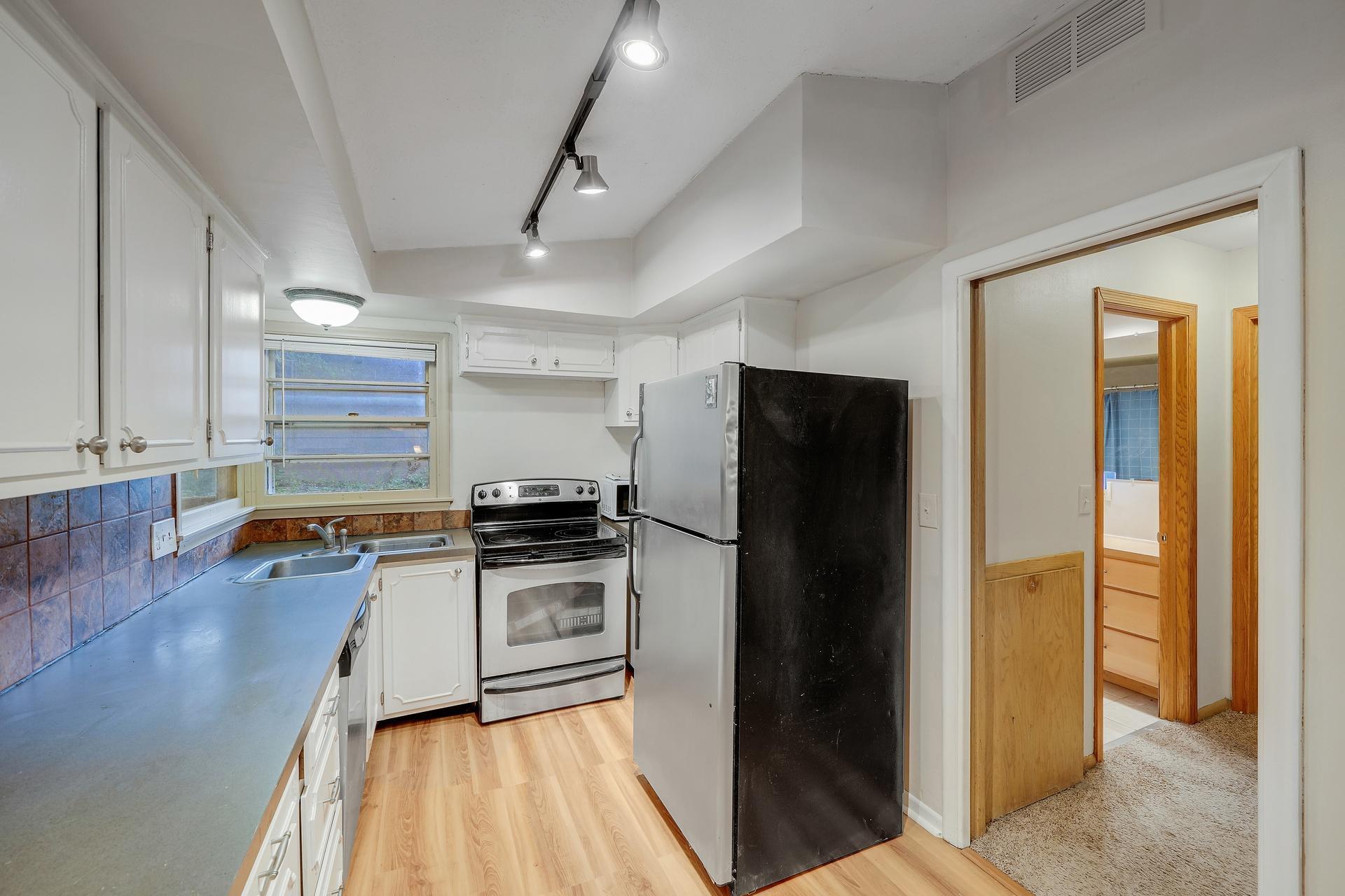 View of Residential at 6810 23rd Street, Saint Louis Park MN 55426, Saint Louis Park (11 of 31) - Mike Wilen | Minnesota Team Real Estate
