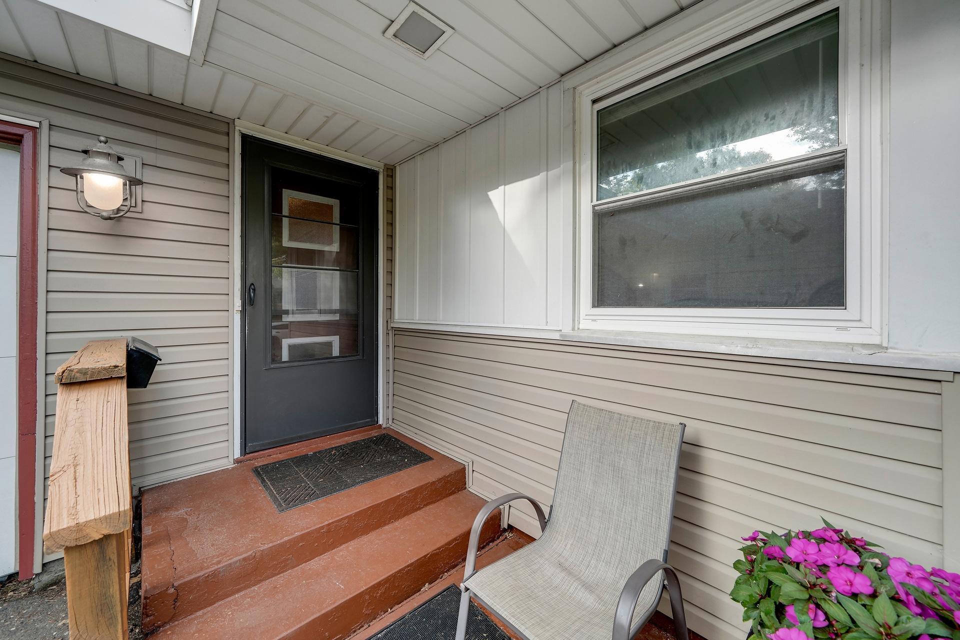 View of Residential at 6810 23rd Street, Saint Louis Park MN 55426, Saint Louis Park (4 of 31) - Mike Wilen | Minnesota Team Real Estate