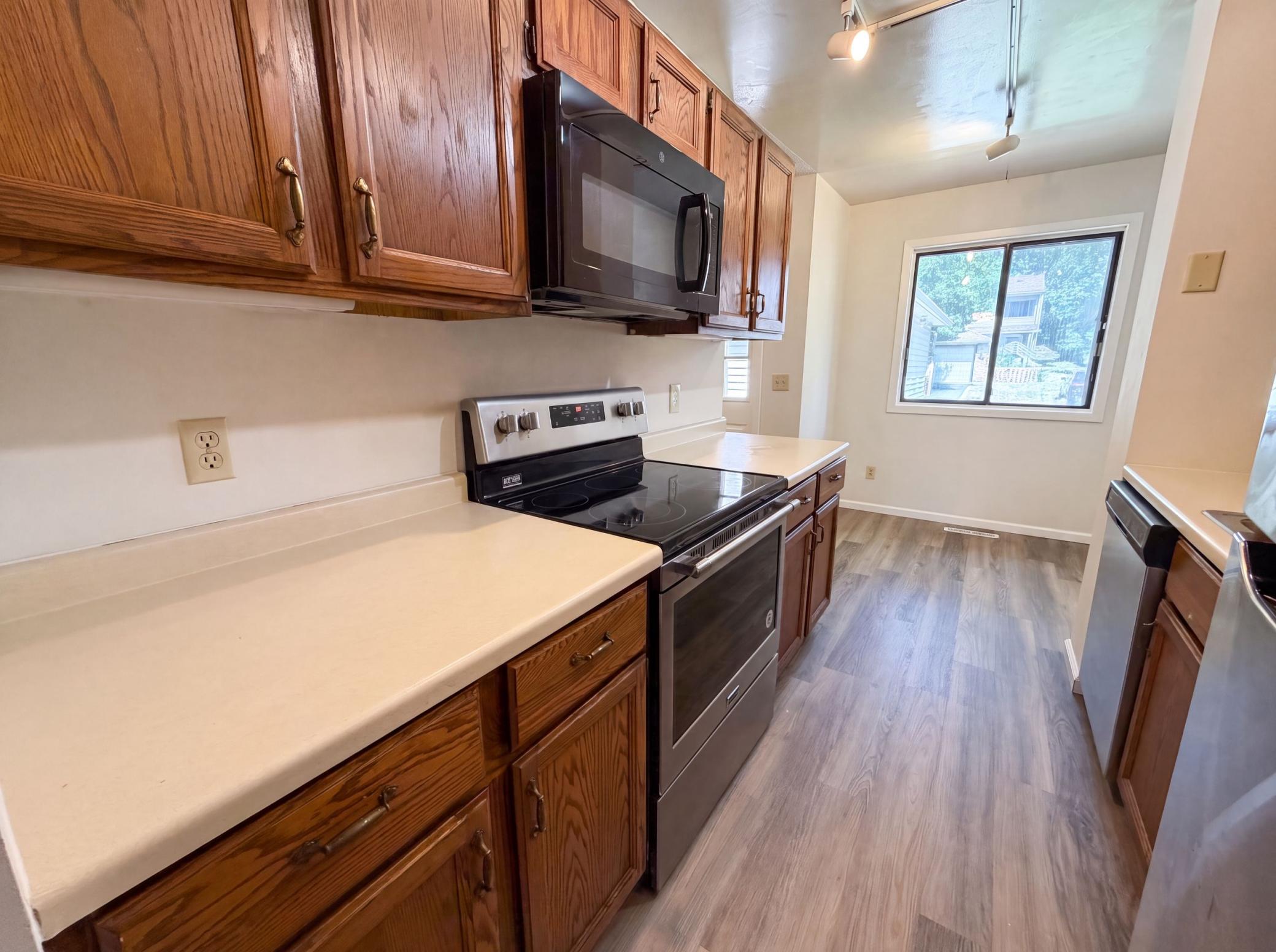 View of Residential at 201 Bridlewood Drive, Saint Paul MN 55119, Saint Paul (12 of 27) - Mike Wilen | Minnesota Team Real Estate