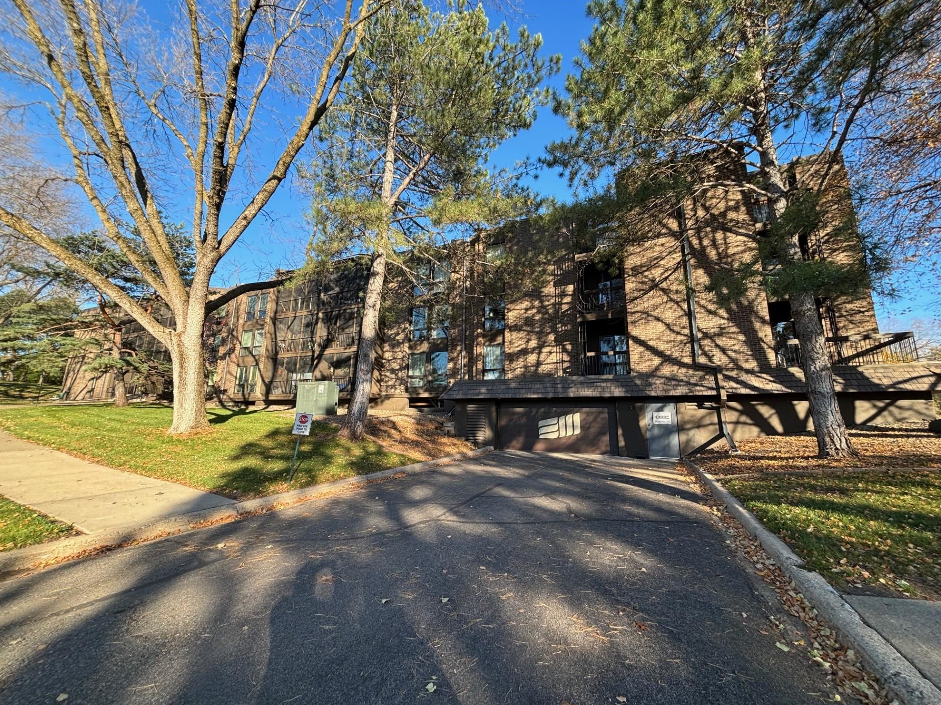 View of Residential at 6075 Lincoln Drive #201, Edina MN 55436, Edina (36 of 51) - Mike Wilen | Minnesota Team Real Estate