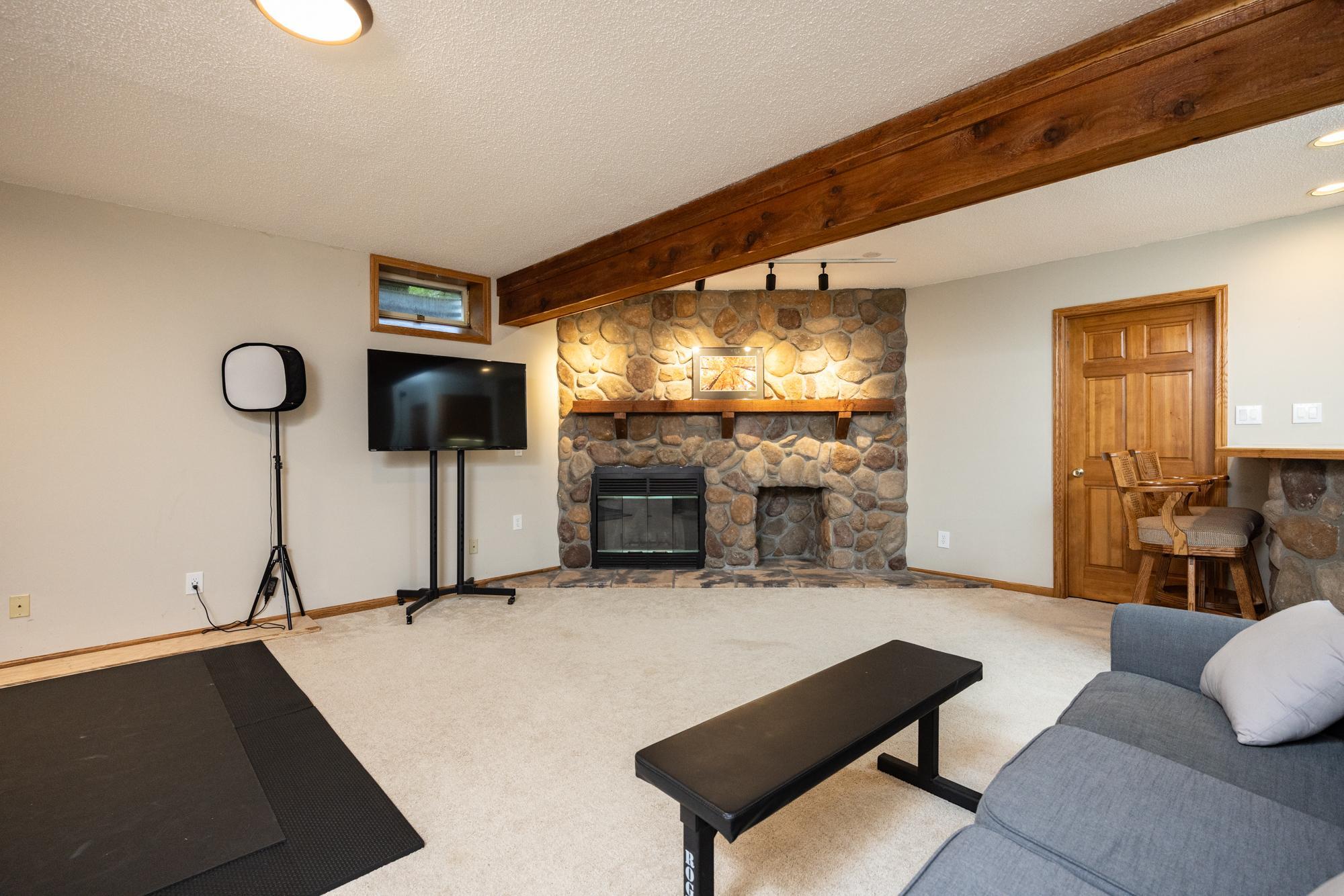 View of Residential at 6991 Raven Court, Eden Prairie MN 55346, Eden Prairie (25 of 35) - Mike Wilen | Minnesota Team Real Estate