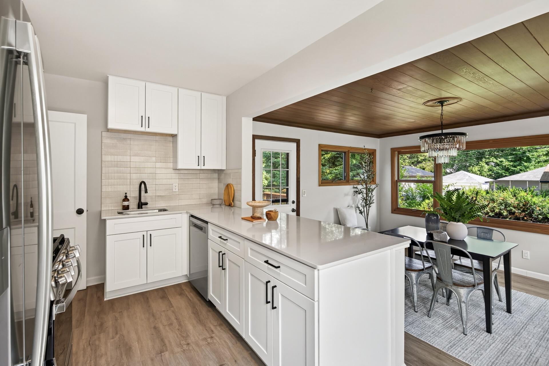 View of Residential at 4513 30th Avenue, Minneapolis MN 55406, Minneapolis (7 of 32) - Mike Wilen | Minnesota Team Real Estate