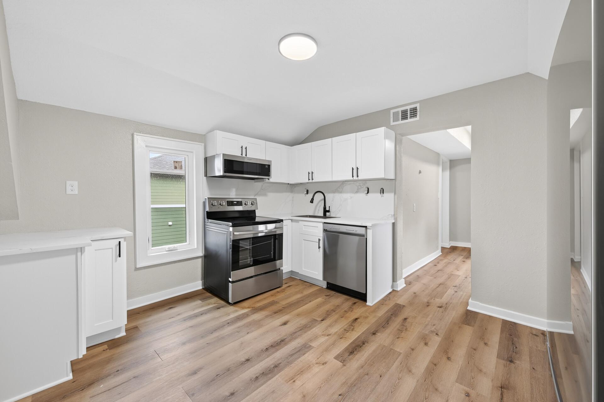 View of Residential Income at 2218 Irving Avenue, Minneapolis MN 55411, Minneapolis (20 of 38) - Mike Wilen | Minnesota Team Real Estate