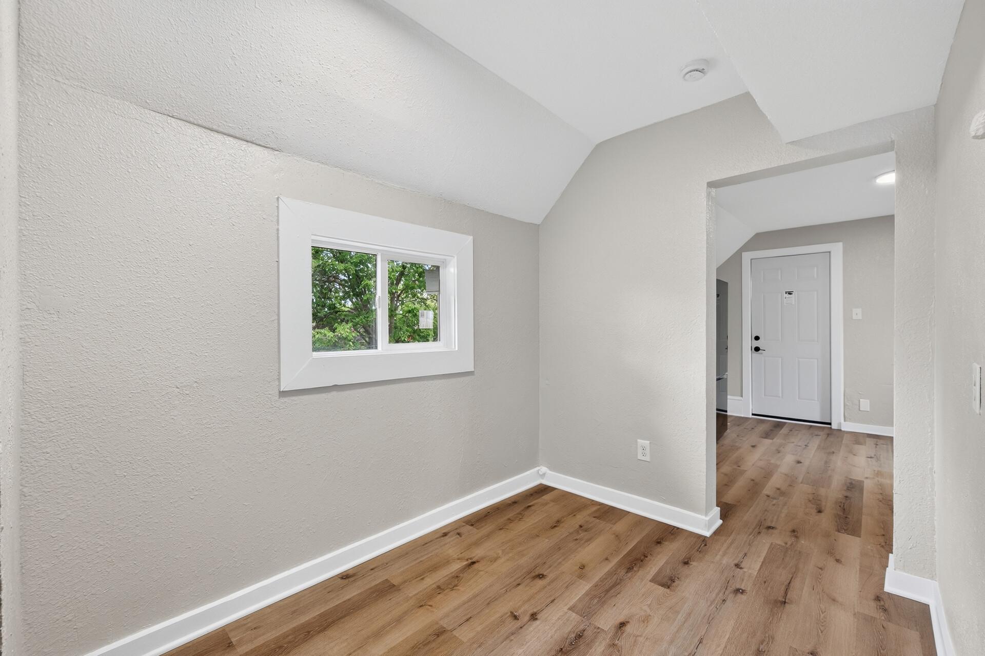 View of Residential Income at 2218 Irving Avenue, Minneapolis MN 55411, Minneapolis (18 of 38) - Mike Wilen | Minnesota Team Real Estate