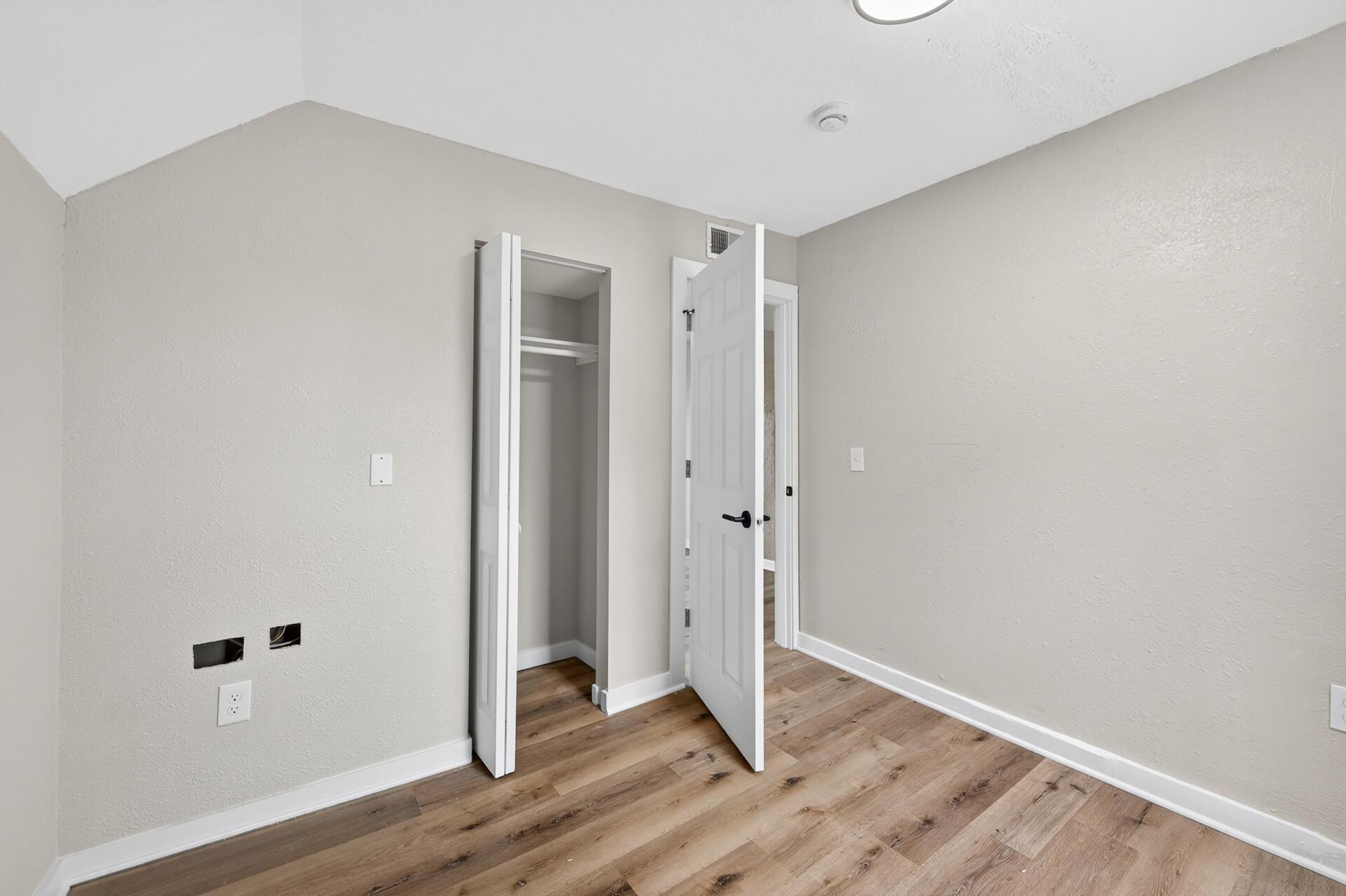 View of Residential Income at 2218 Irving Avenue, Minneapolis MN 55411, Minneapolis (17 of 38) - Mike Wilen | Minnesota Team Real Estate