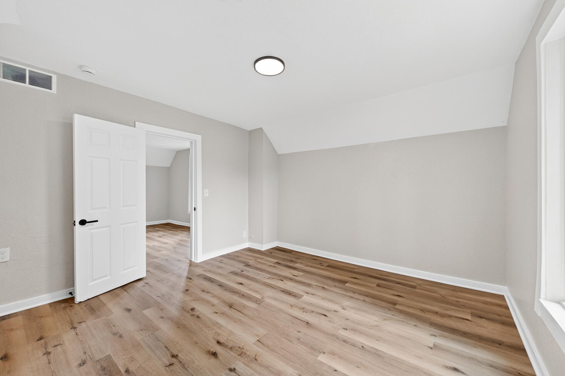 View of Residential Income at 2218 Irving Avenue, Minneapolis MN 55411, Minneapolis (15 of 38) - Mike Wilen | Minnesota Team Real Estate