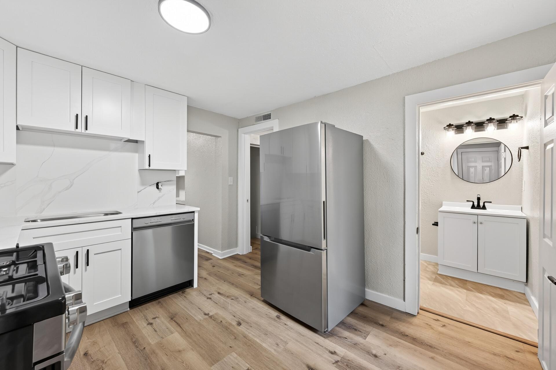 View of Residential Income at 2218 Irving Avenue, Minneapolis MN 55411, Minneapolis (7 of 38) - Mike Wilen | Minnesota Team Real Estate