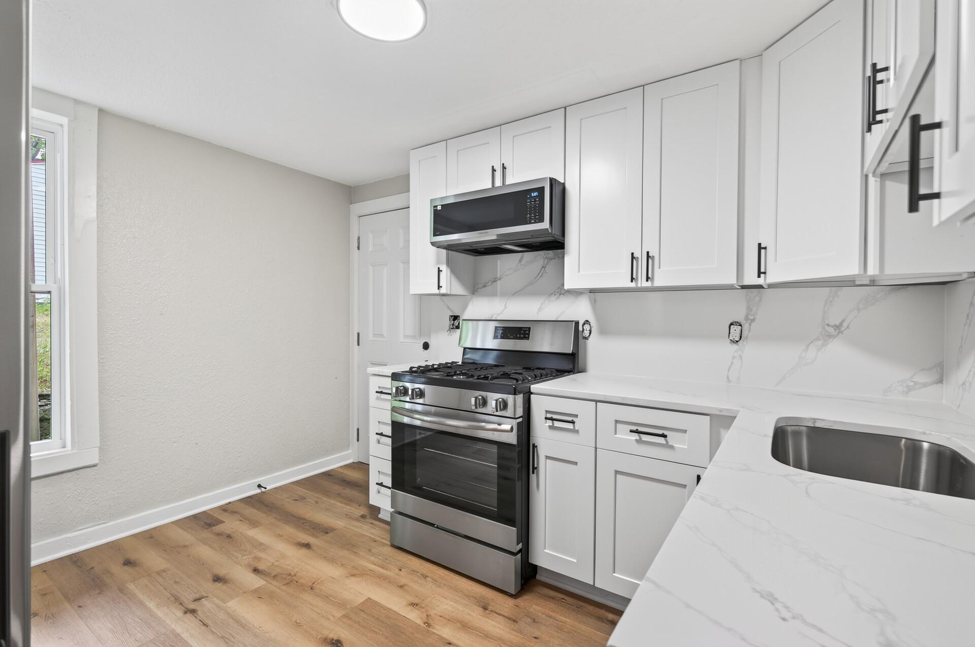 View of Residential Income at 2218 Irving Avenue, Minneapolis MN 55411, Minneapolis (5 of 38) - Mike Wilen | Minnesota Team Real Estate