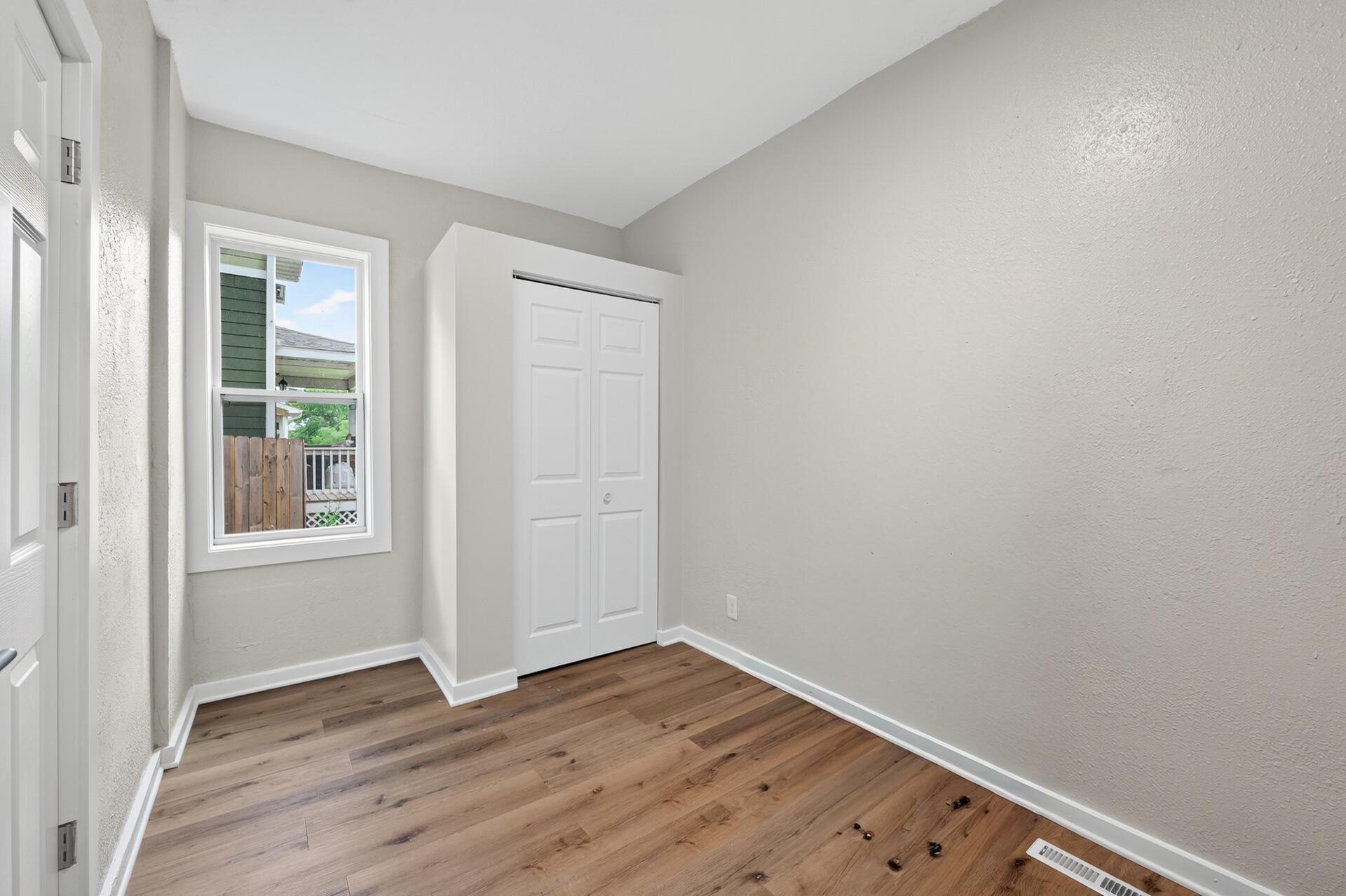 View of Residential Income at 2218 Irving Avenue, Minneapolis MN 55411, Minneapolis (11 of 38) - Mike Wilen | Minnesota Team Real Estate