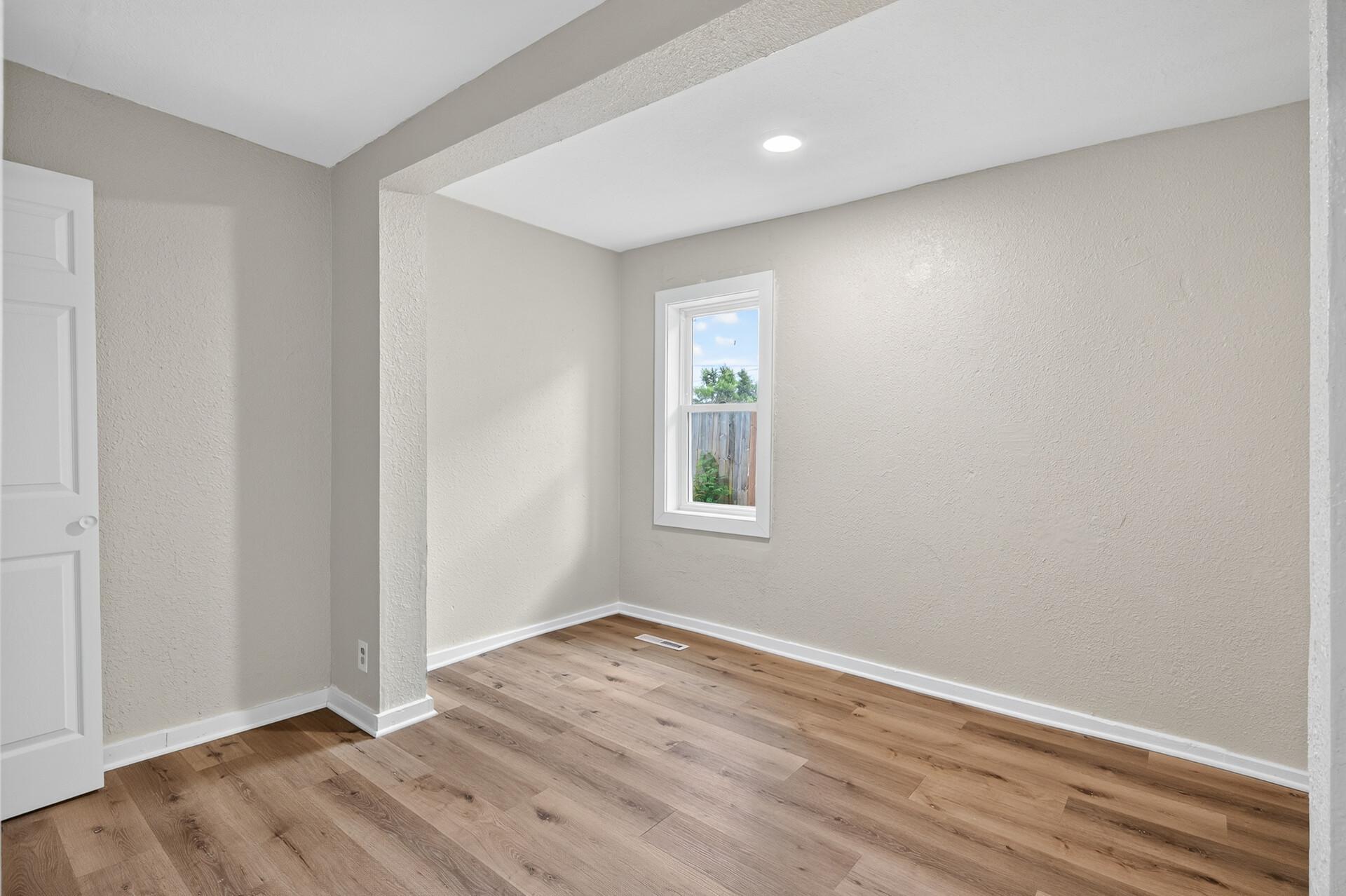 View of Residential Income at 2218 Irving Avenue, Minneapolis MN 55411, Minneapolis (10 of 38) - Mike Wilen | Minnesota Team Real Estate