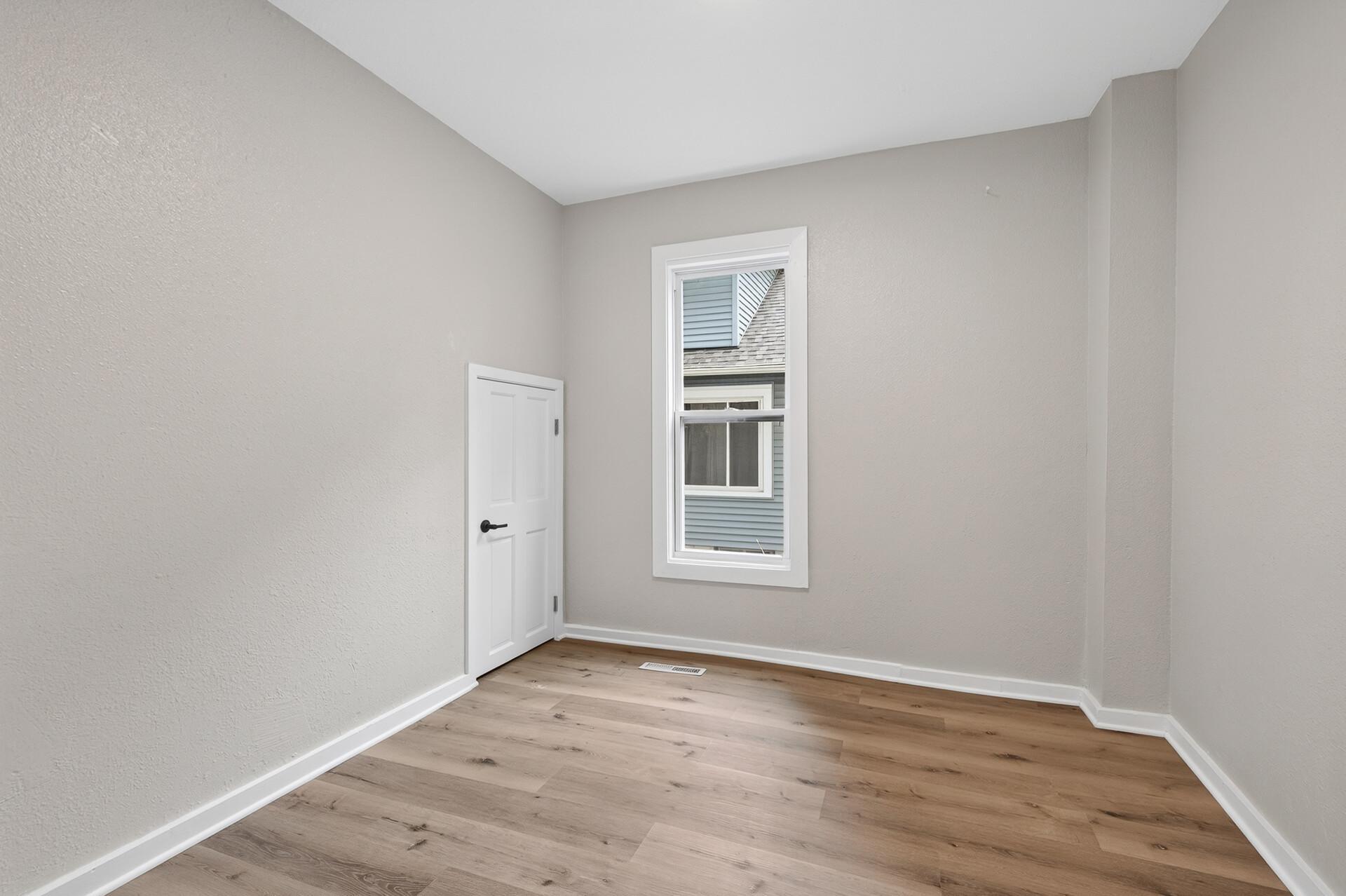 View of Residential Income at 2218 Irving Avenue, Minneapolis MN 55411, Minneapolis (9 of 38) - Mike Wilen | Minnesota Team Real Estate