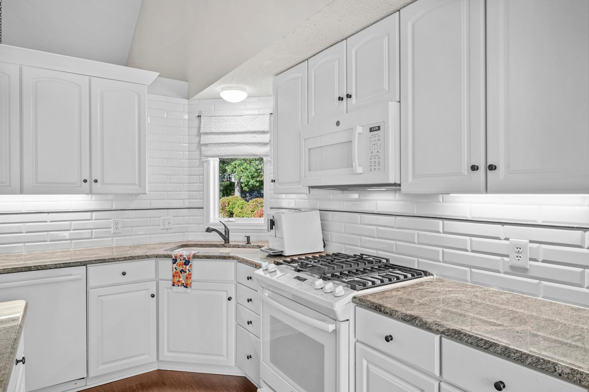 View of Residential at 11148 Wyoming Road, Bloomington MN 55438, Bloomington (23 of 56) - Mike Wilen | Minnesota Team Real Estate