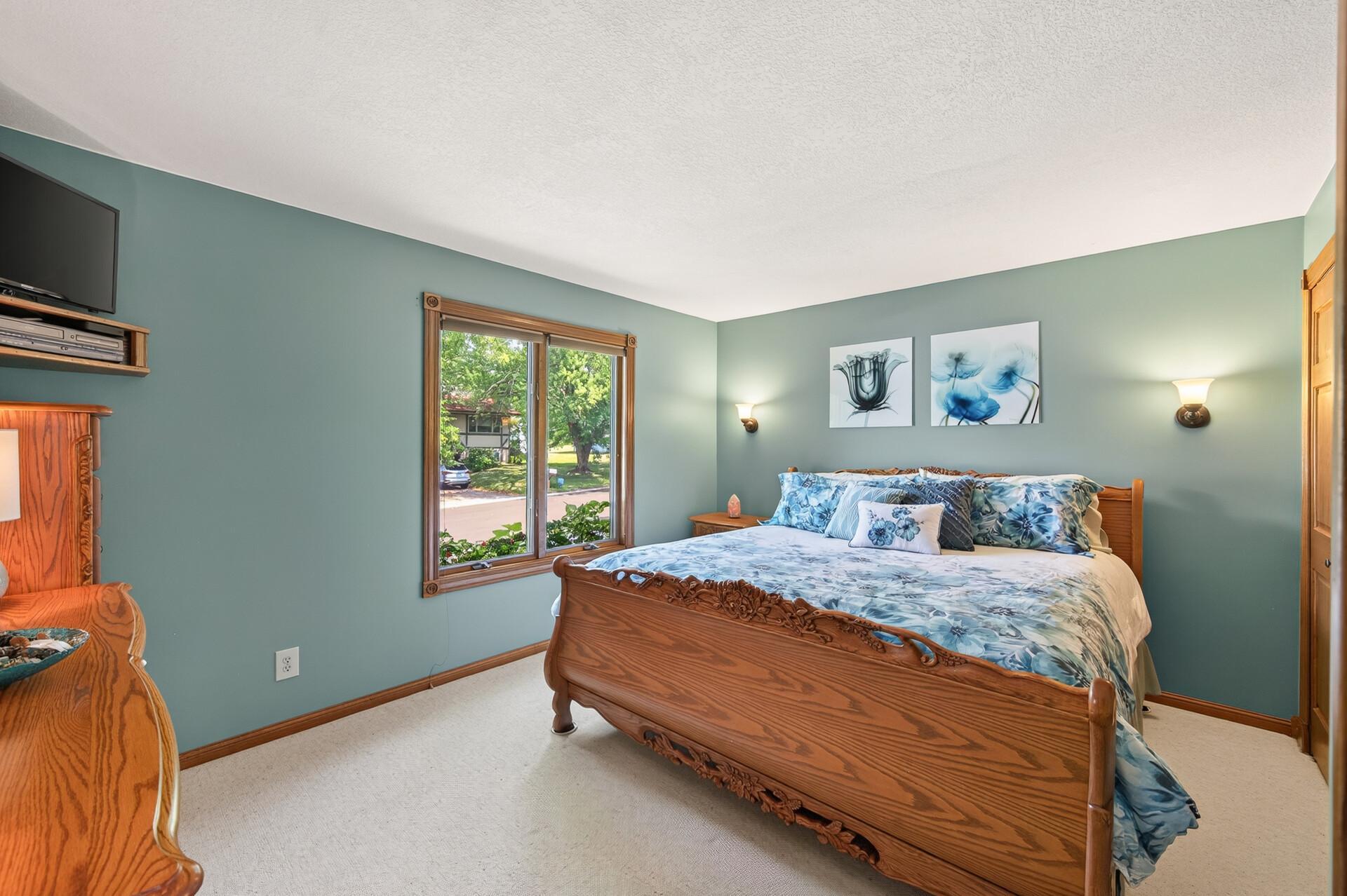 View of Residential at 1838 Kathryn Circle, Eagan MN 55122, Eagan (17 of 60) - Mike Wilen | Minnesota Team Real Estate