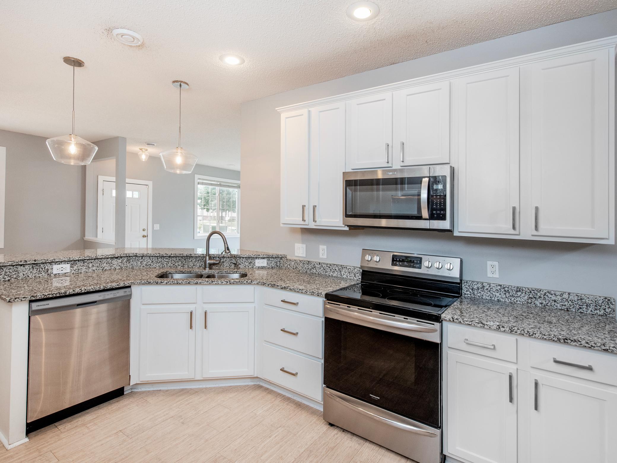 View of Residential at 11011 Oak Grove Circle #B, Woodbury MN 55129, Woodbury (21 of 39) - Mike Wilen | Minnesota Team Real Estate