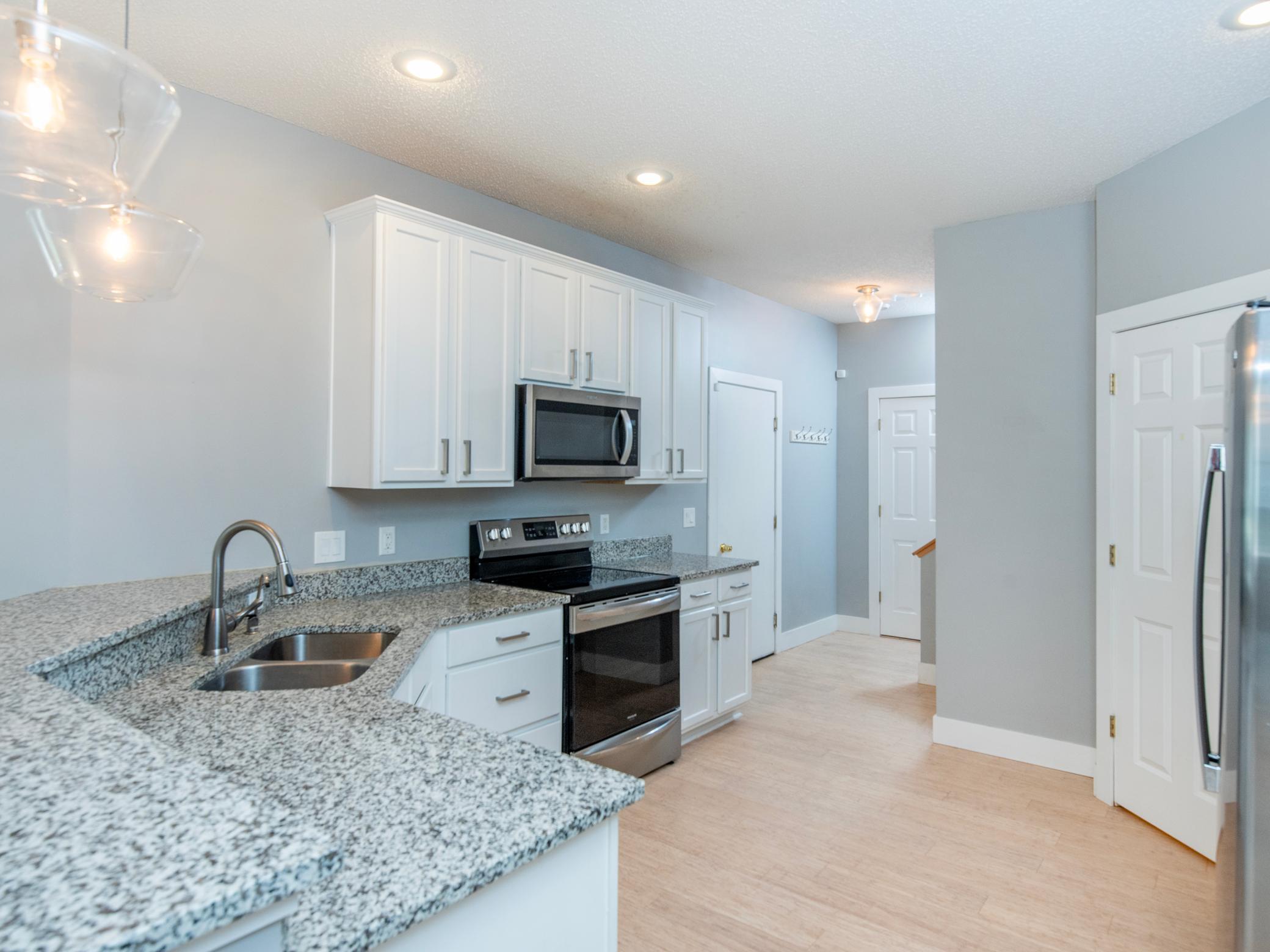 View of Residential at 11011 Oak Grove Circle #B, Woodbury MN 55129, Woodbury (18 of 39) - Mike Wilen | Minnesota Team Real Estate