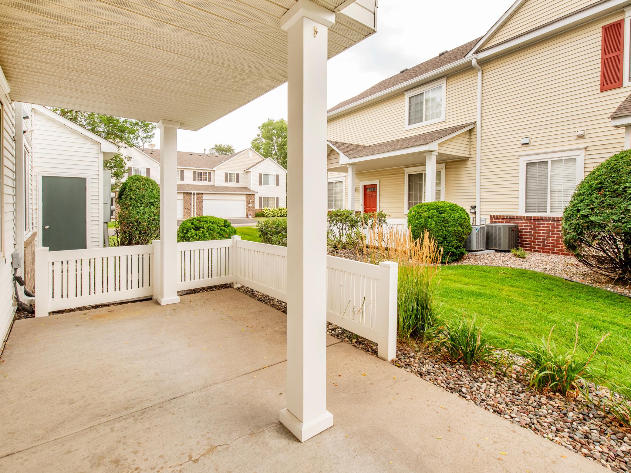 View of Residential at 11011 Oak Grove Circle #B, Woodbury MN 55129, Woodbury (10 of 39) - Mike Wilen | Minnesota Team Real Estate