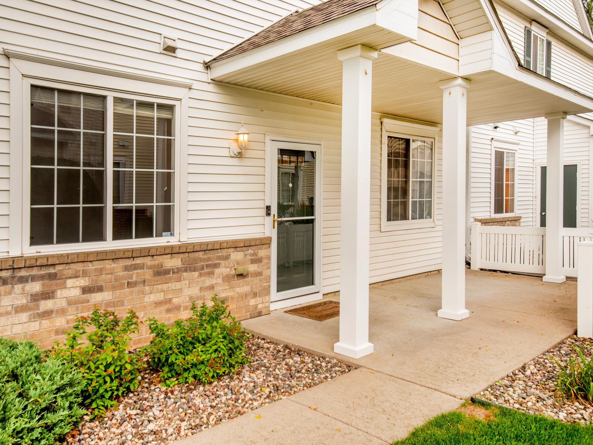 View of Residential at 11011 Oak Grove Circle #B, Woodbury MN 55129, Woodbury (8 of 39) - Mike Wilen | Minnesota Team Real Estate