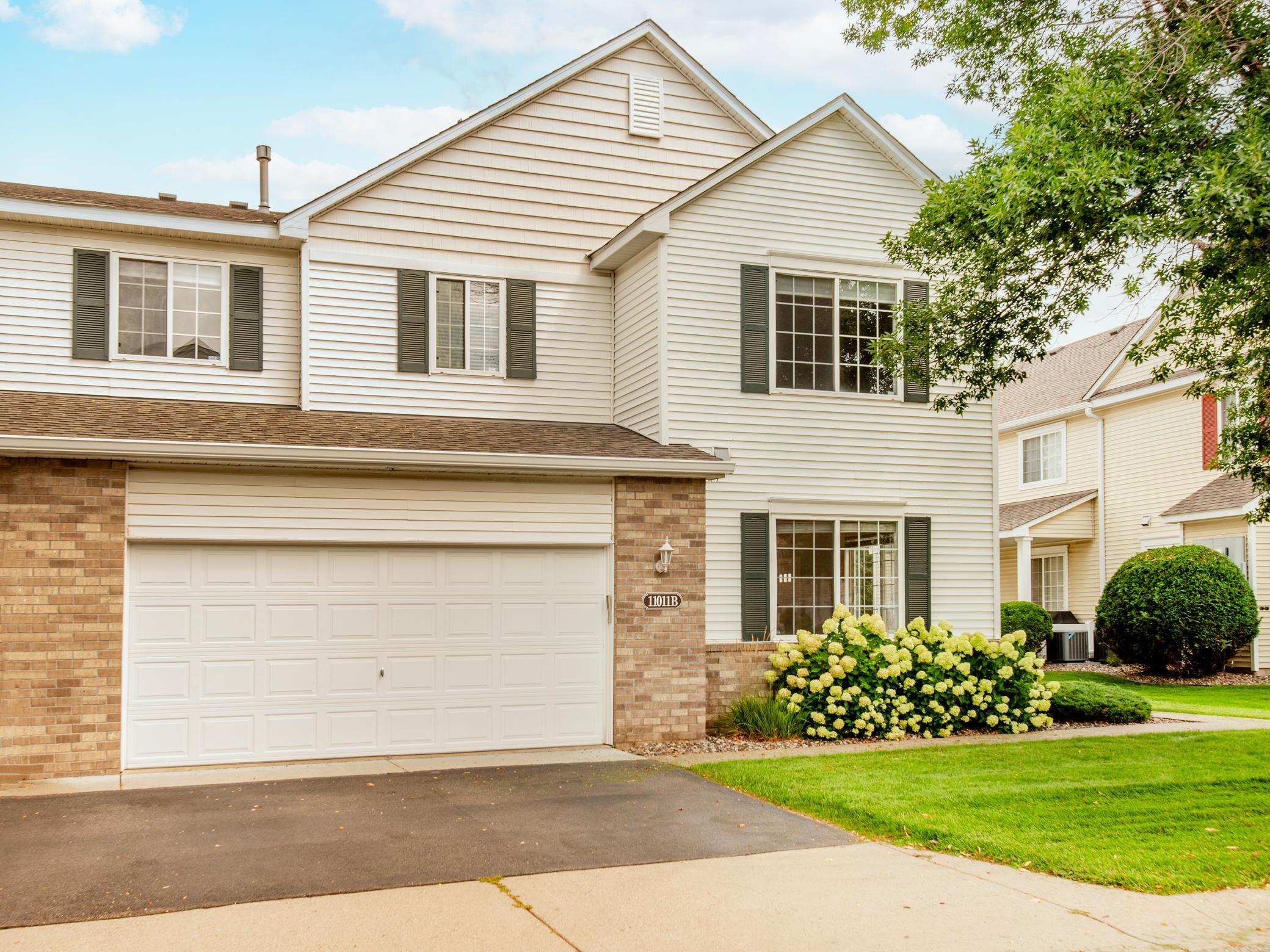 View of Residential at 11011 Oak Grove Circle #B, Woodbury MN 55129, Woodbury (4 of 39) - Mike Wilen | Minnesota Team Real Estate