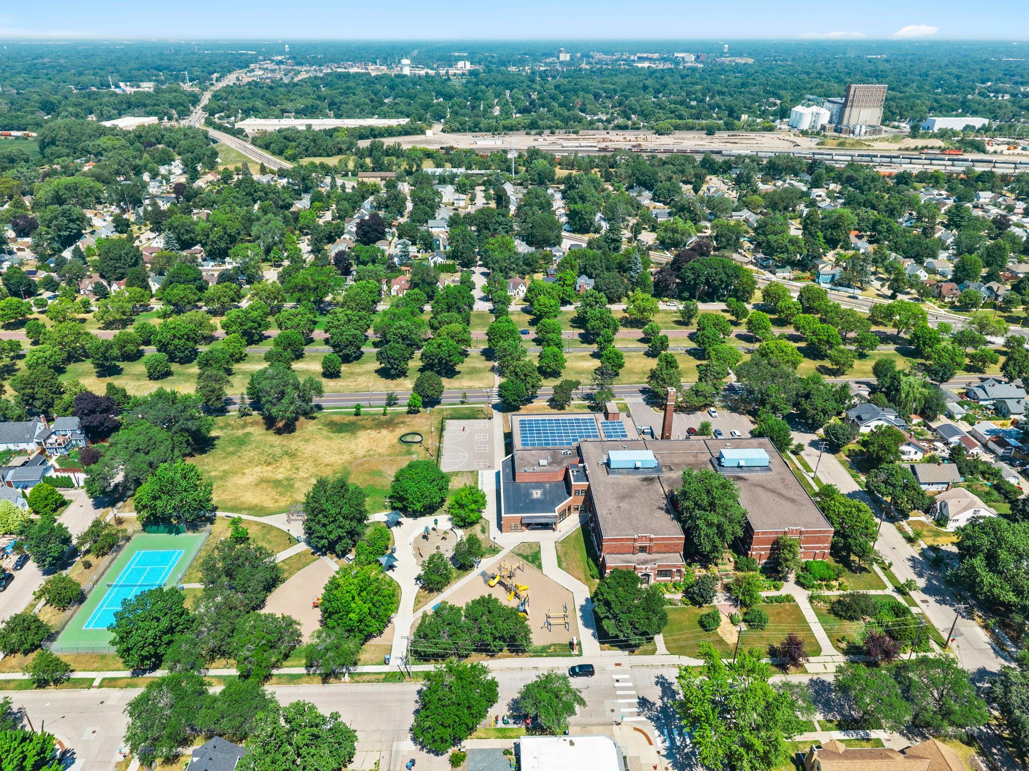 View of Residential at 4366 Thomas Avenue, Minneapolis MN 55412, Minneapolis (75 of 88) - Mike Wilen | Minnesota Team Real Estate