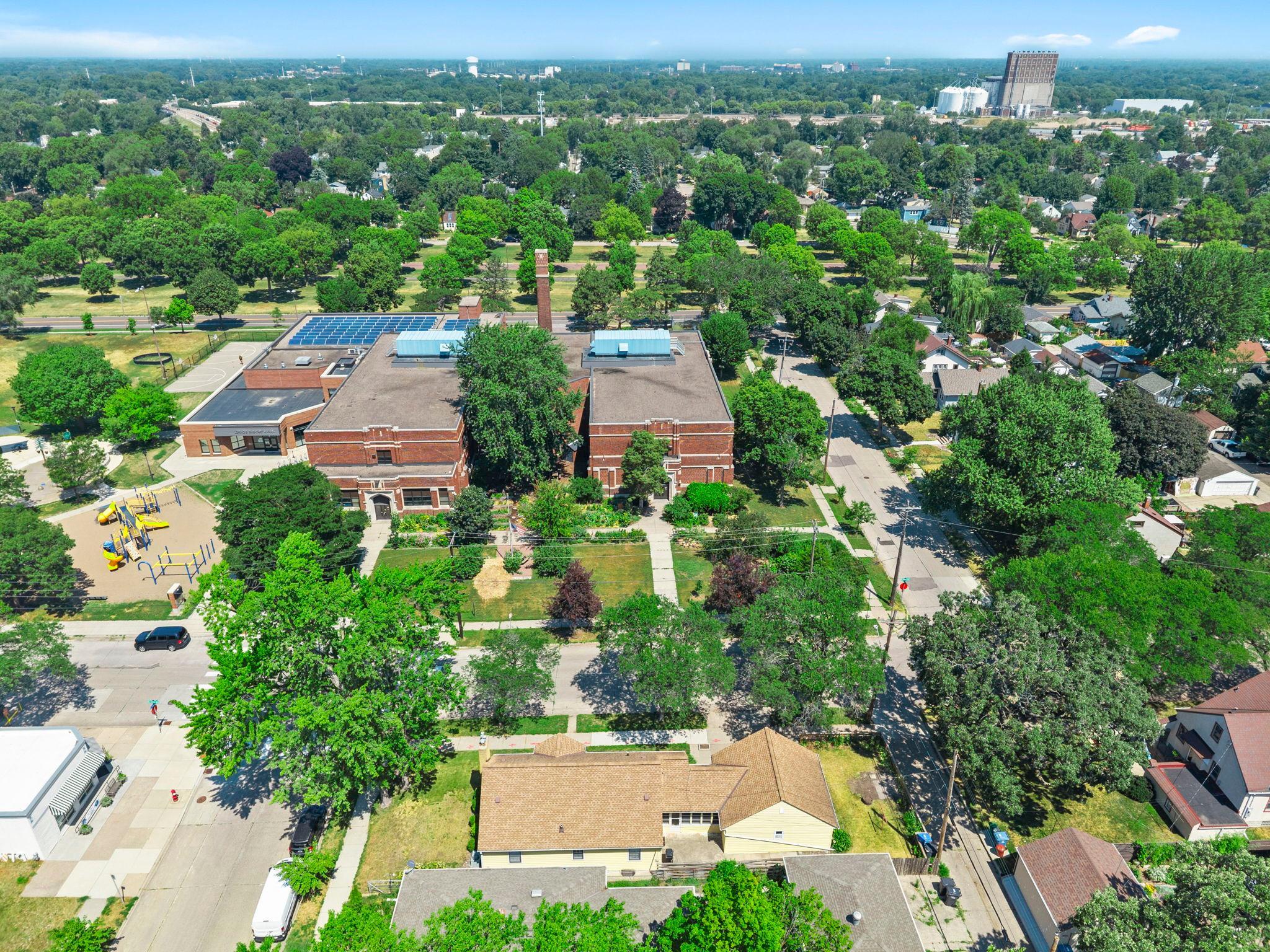 View of Residential at 4366 Thomas Avenue, Minneapolis MN 55412, Minneapolis (59 of 88) - Mike Wilen | Minnesota Team Real Estate