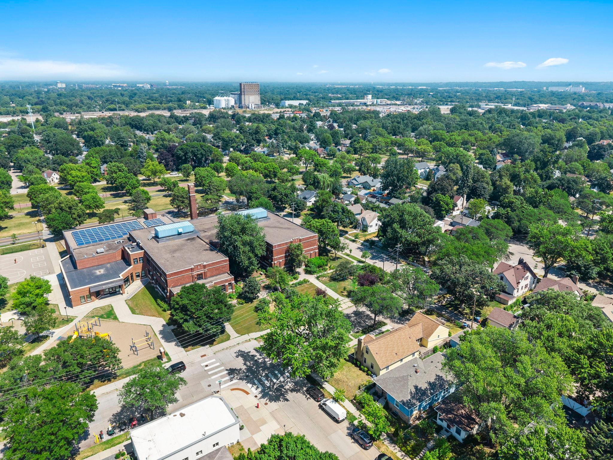 View of Residential at 4366 Thomas Avenue, Minneapolis MN 55412, Minneapolis (72 of 88) - Mike Wilen | Minnesota Team Real Estate