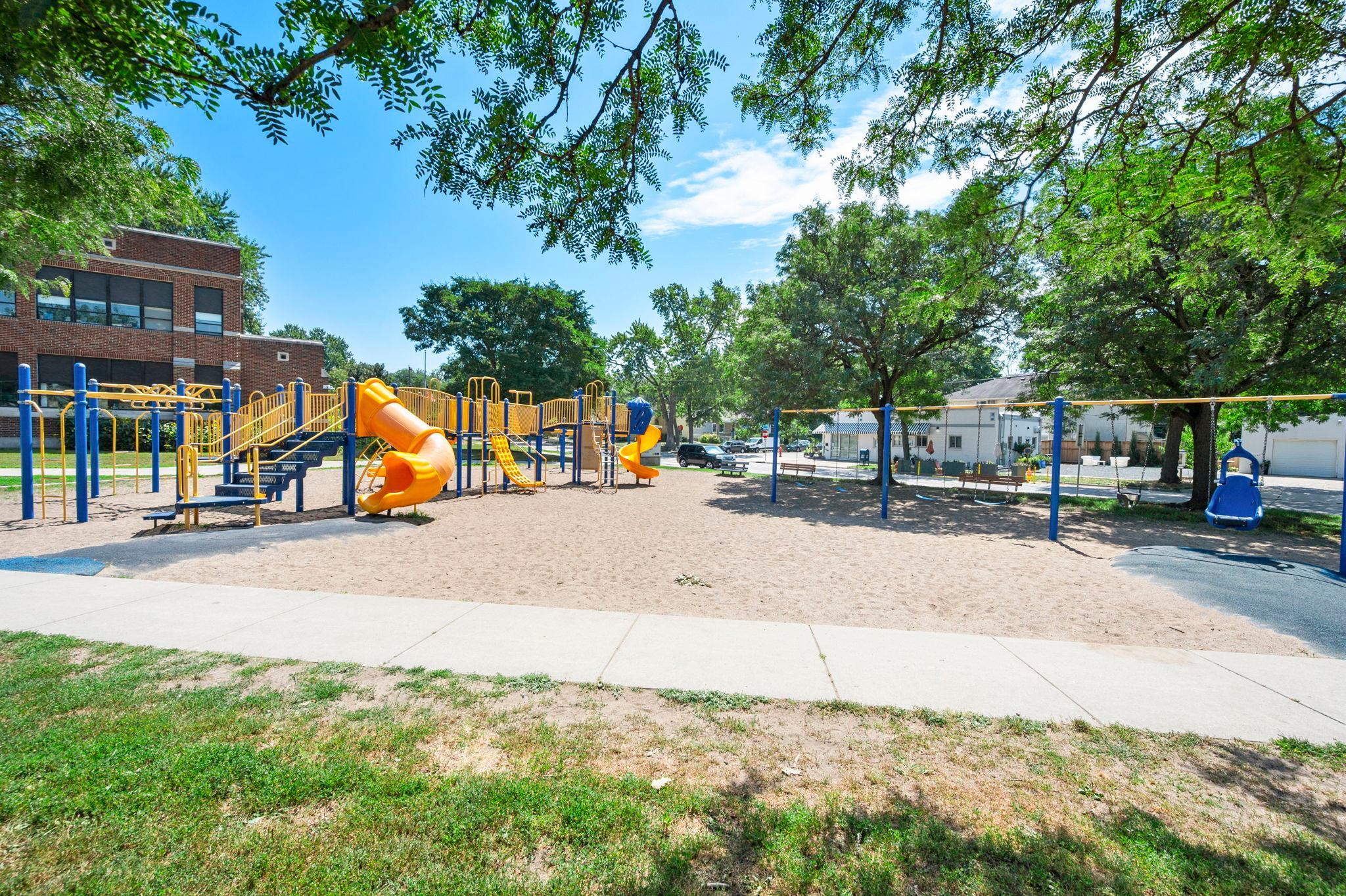 View of Residential at 4366 Thomas Avenue, Minneapolis MN 55412, Minneapolis (66 of 88) - Mike Wilen | Minnesota Team Real Estate