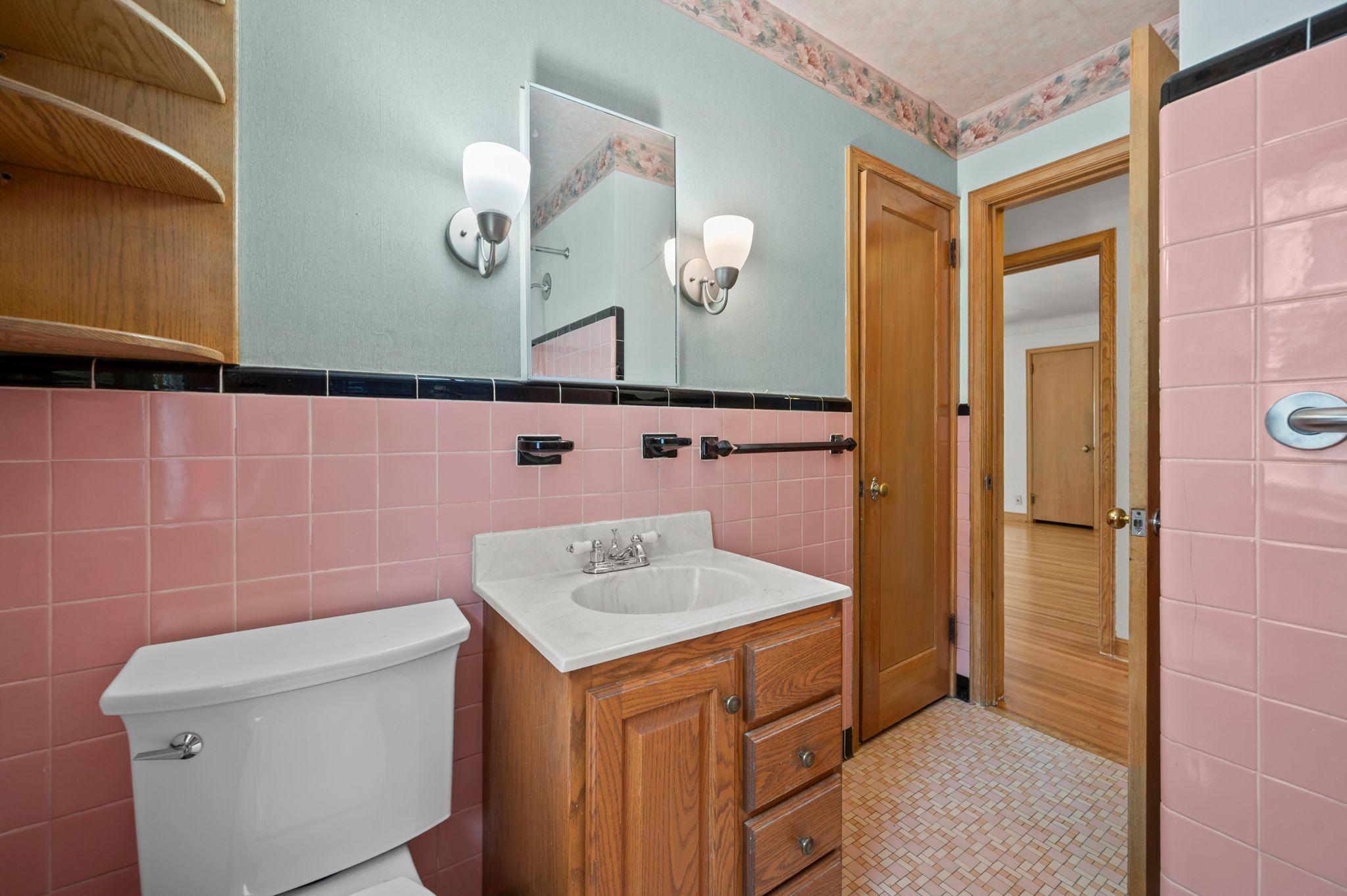 View of Residential at 4366 Thomas Avenue, Minneapolis MN 55412, Minneapolis (23 of 88) - Mike Wilen | Minnesota Team Real Estate