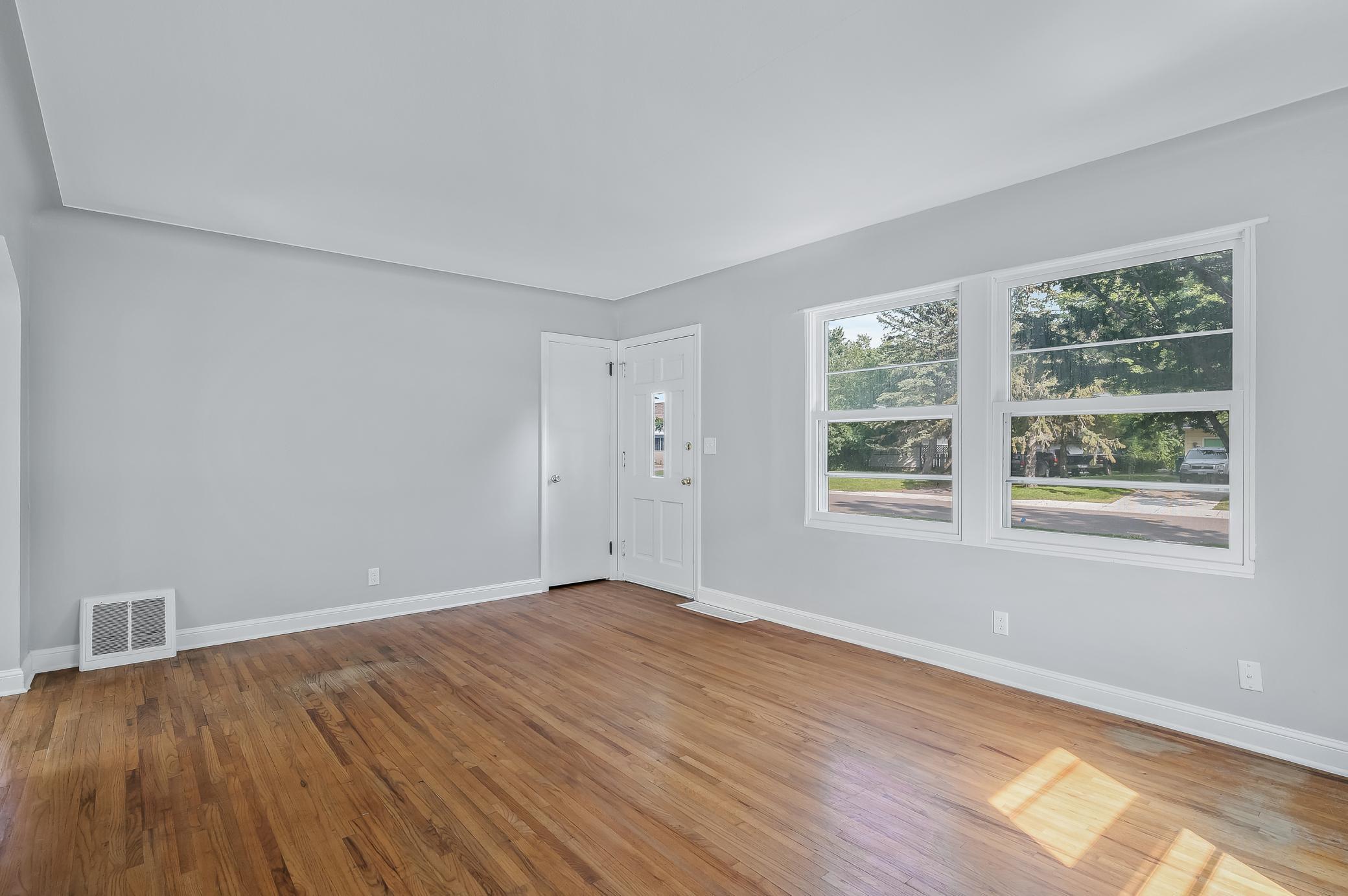 View of Residential at 6107 Bryant Avenue, Brooklyn Center MN 55430, Brooklyn Center (4 of 31) - Mike Wilen | Minnesota Team Real Estate