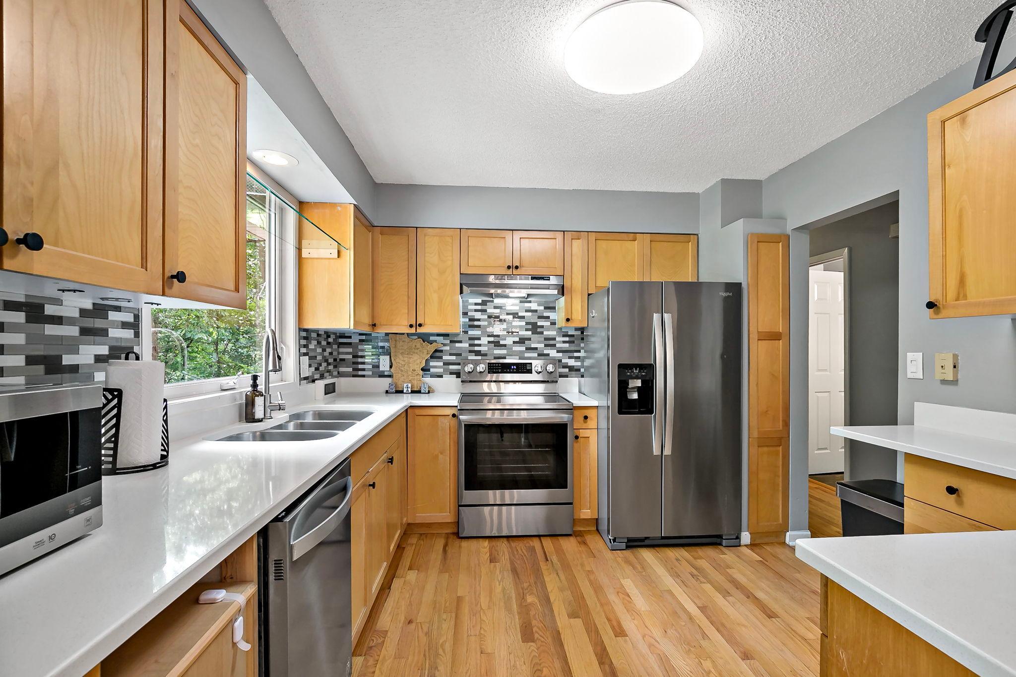 View of Residential at 17336 Jersey Way, Lakeville MN 55044, Lakeville (4 of 39) - Mike Wilen | Minnesota Team Real Estate
