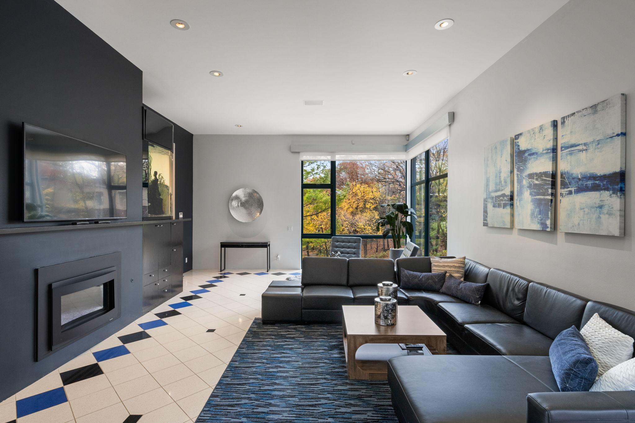 View of Residential at 1128 Kenwood Parkway, Minneapolis MN 55403, Minneapolis (12 of 91) - Mike Wilen | Minnesota Team Real Estate