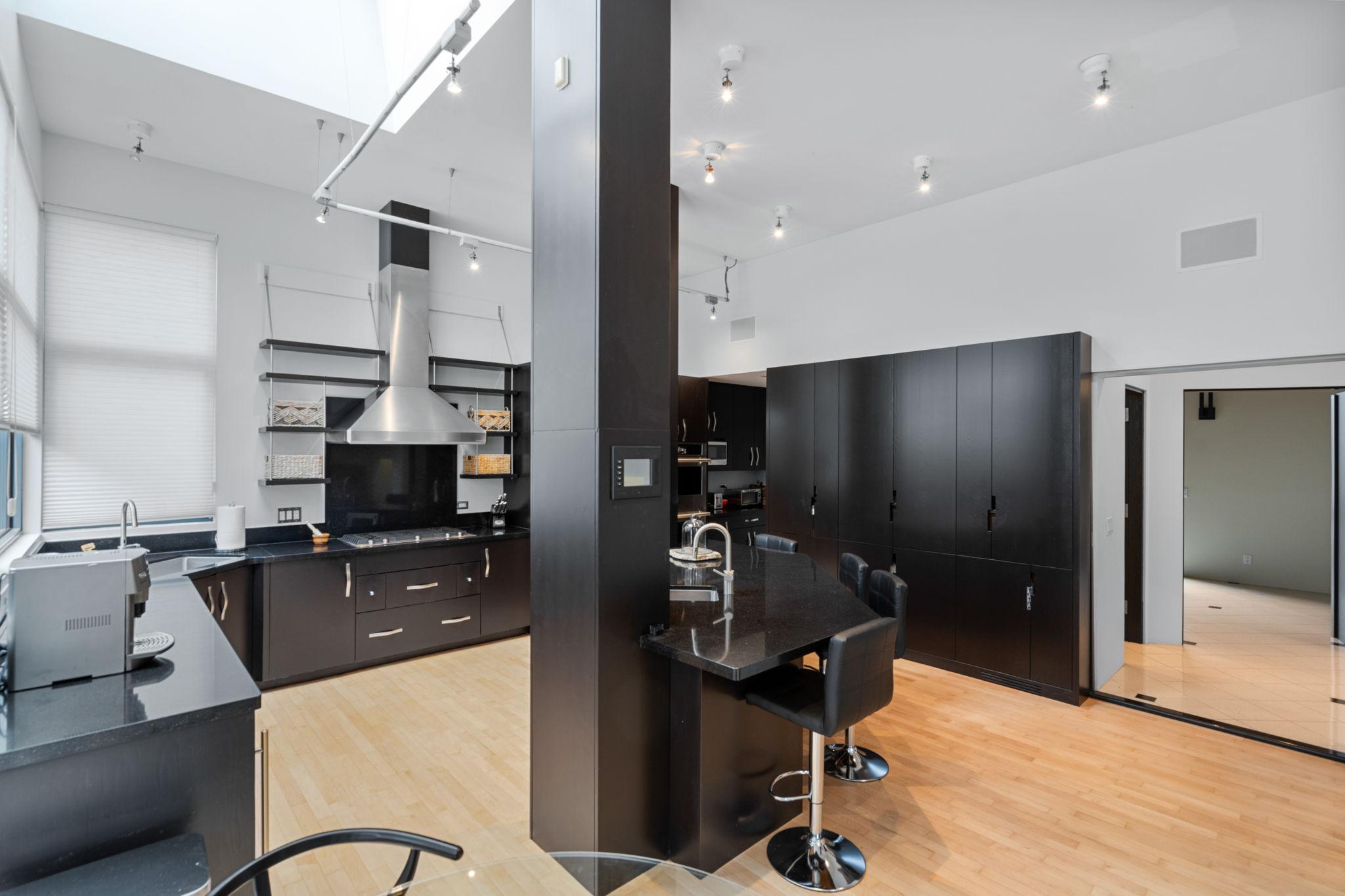 View of Residential at 1128 Kenwood Parkway, Minneapolis MN 55403, Minneapolis (20 of 91) - Mike Wilen | Minnesota Team Real Estate