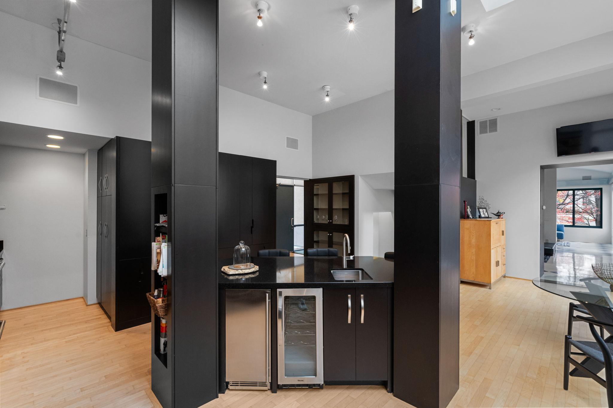 View of Residential at 1128 Kenwood Parkway, Minneapolis MN 55403, Minneapolis (27 of 91) - Mike Wilen | Minnesota Team Real Estate