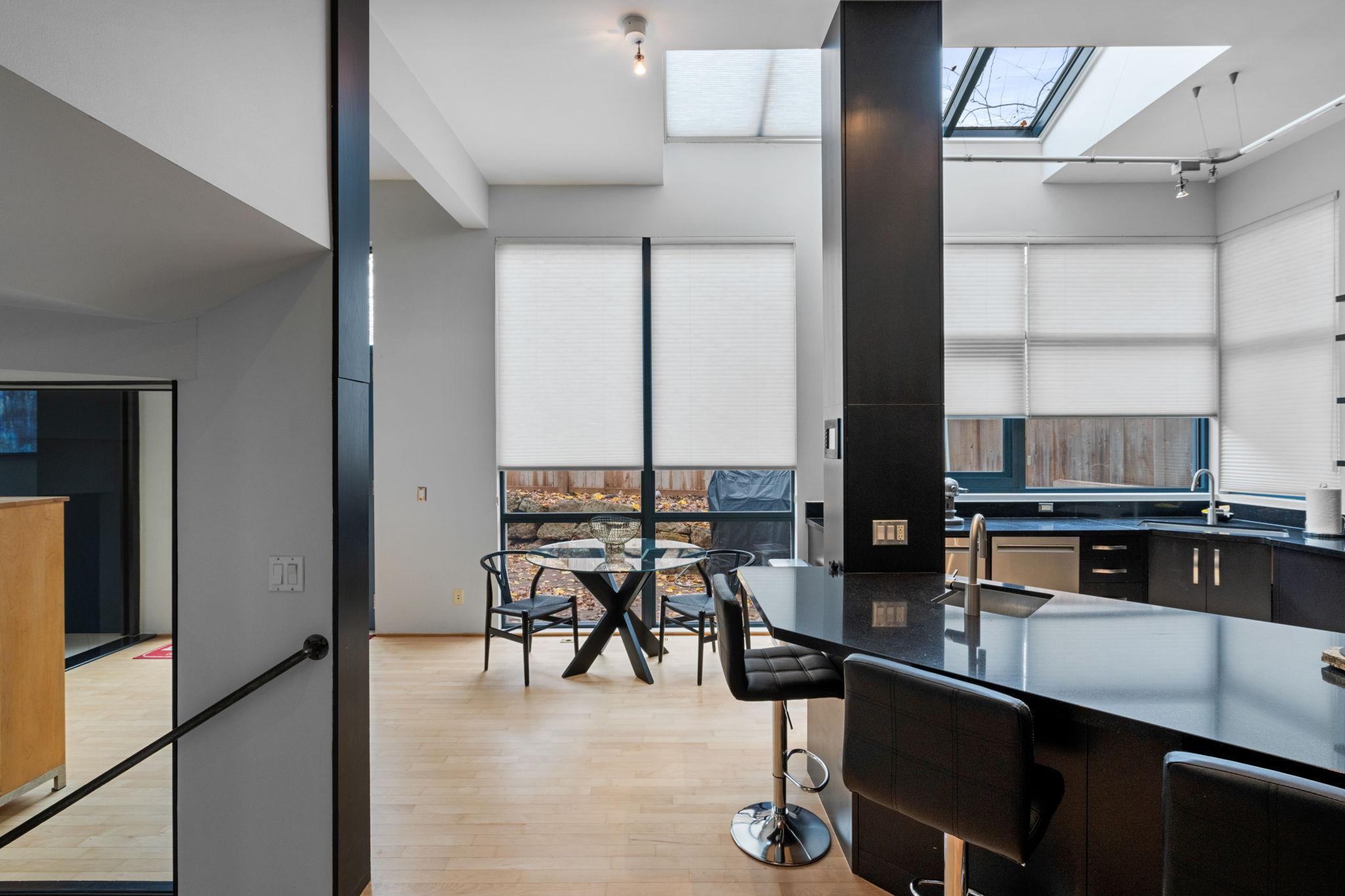 View of Residential at 1128 Kenwood Parkway, Minneapolis MN 55403, Minneapolis (31 of 91) - Mike Wilen | Minnesota Team Real Estate
