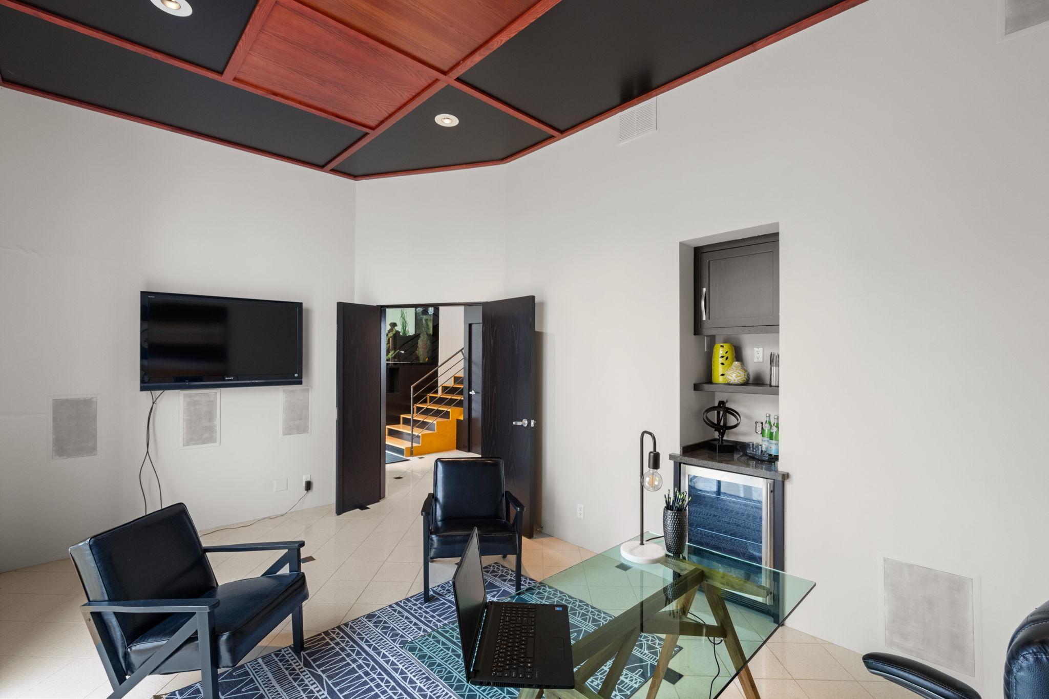 View of Residential at 1128 Kenwood Parkway, Minneapolis MN 55403, Minneapolis (32 of 91) - Mike Wilen | Minnesota Team Real Estate