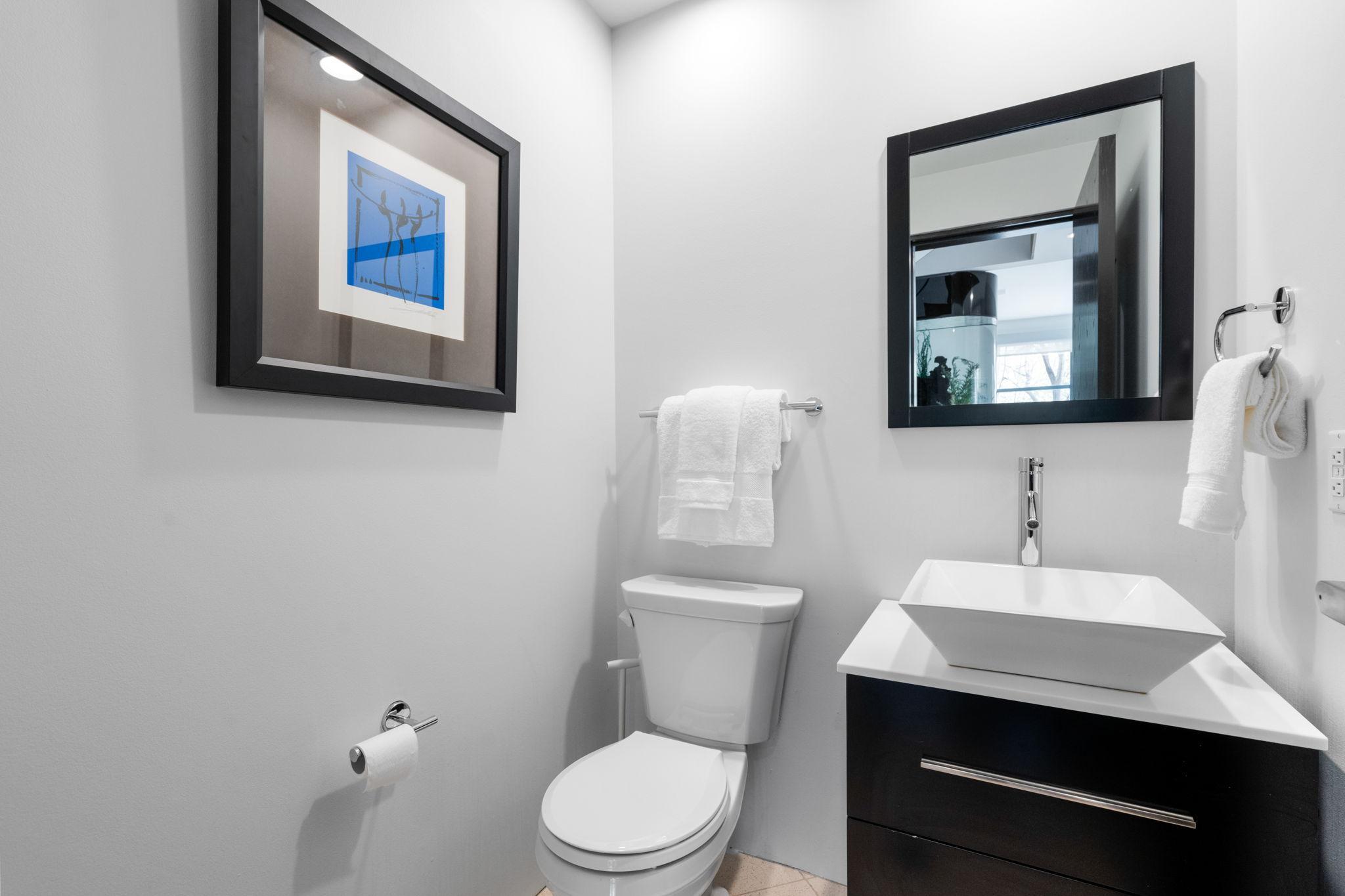 View of Residential at 1128 Kenwood Parkway, Minneapolis MN 55403, Minneapolis (34 of 91) - Mike Wilen | Minnesota Team Real Estate