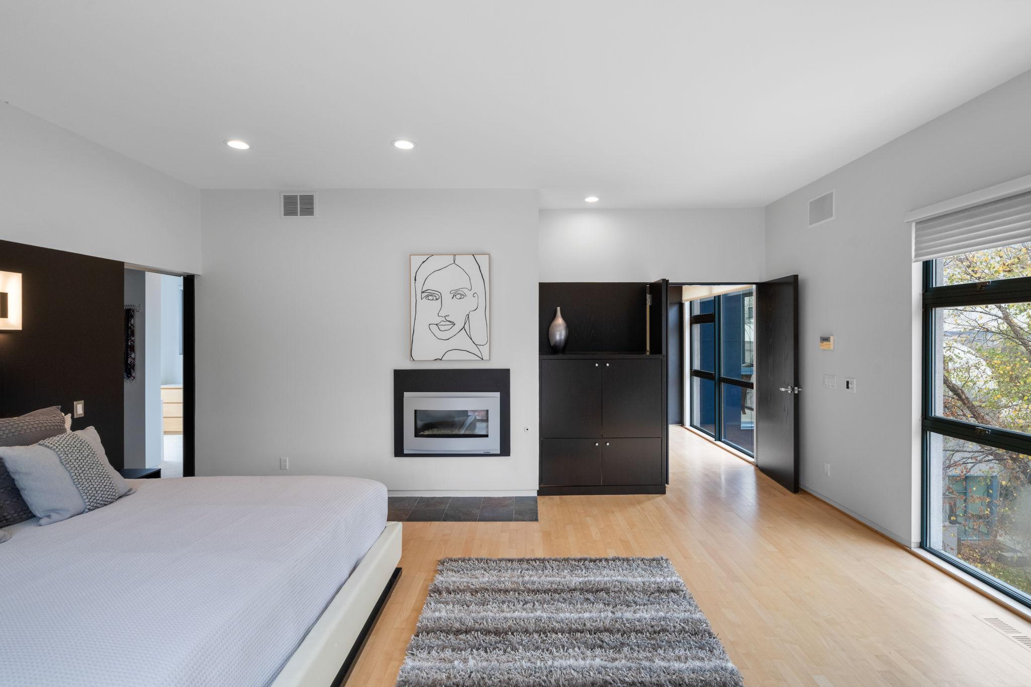 View of Residential at 1128 Kenwood Parkway, Minneapolis MN 55403, Minneapolis (41 of 91) - Mike Wilen | Minnesota Team Real Estate