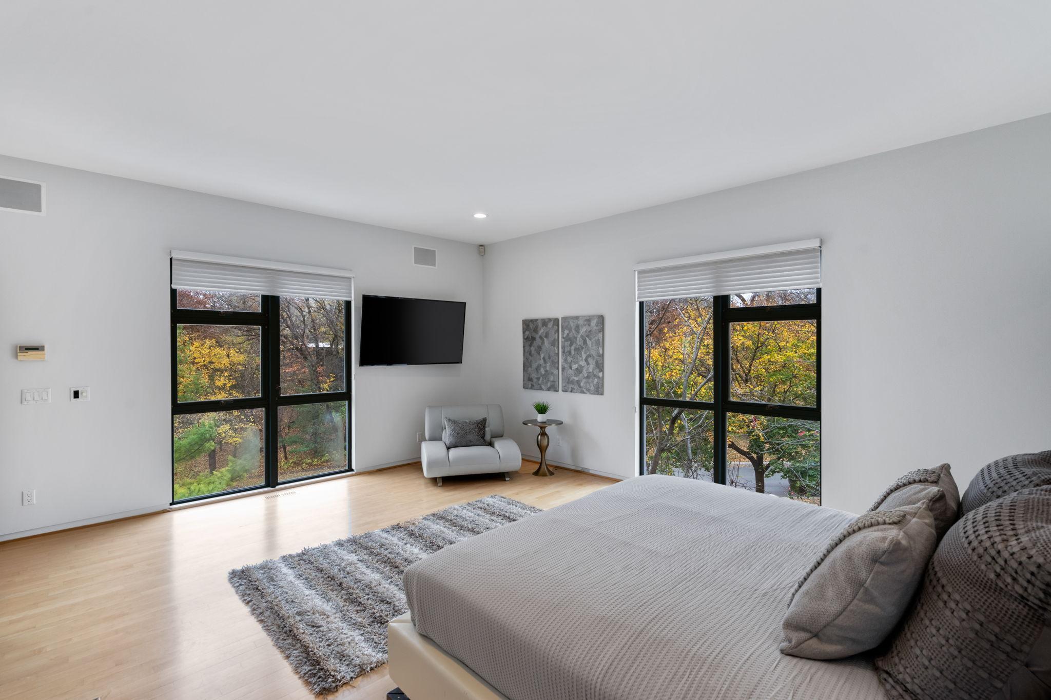 View of Residential at 1128 Kenwood Parkway, Minneapolis MN 55403, Minneapolis (45 of 91) - Mike Wilen | Minnesota Team Real Estate