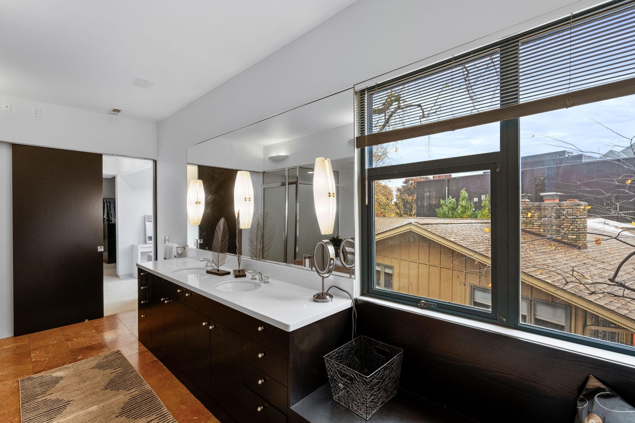 View of Residential at 1128 Kenwood Parkway, Minneapolis MN 55403, Minneapolis (49 of 91) - Mike Wilen | Minnesota Team Real Estate