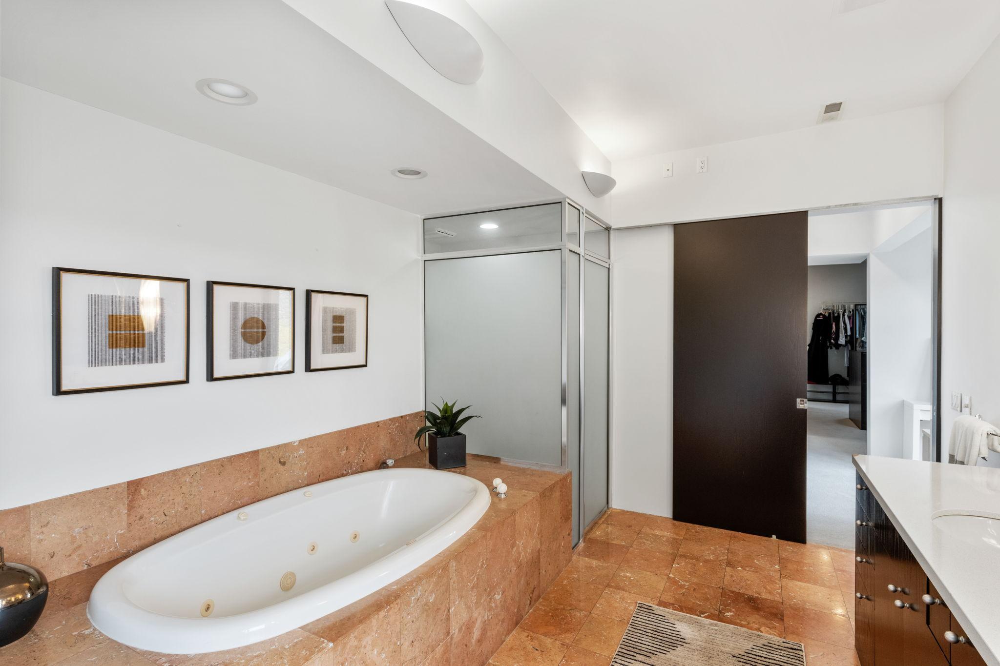 View of Residential at 1128 Kenwood Parkway, Minneapolis MN 55403, Minneapolis (51 of 91) - Mike Wilen | Minnesota Team Real Estate