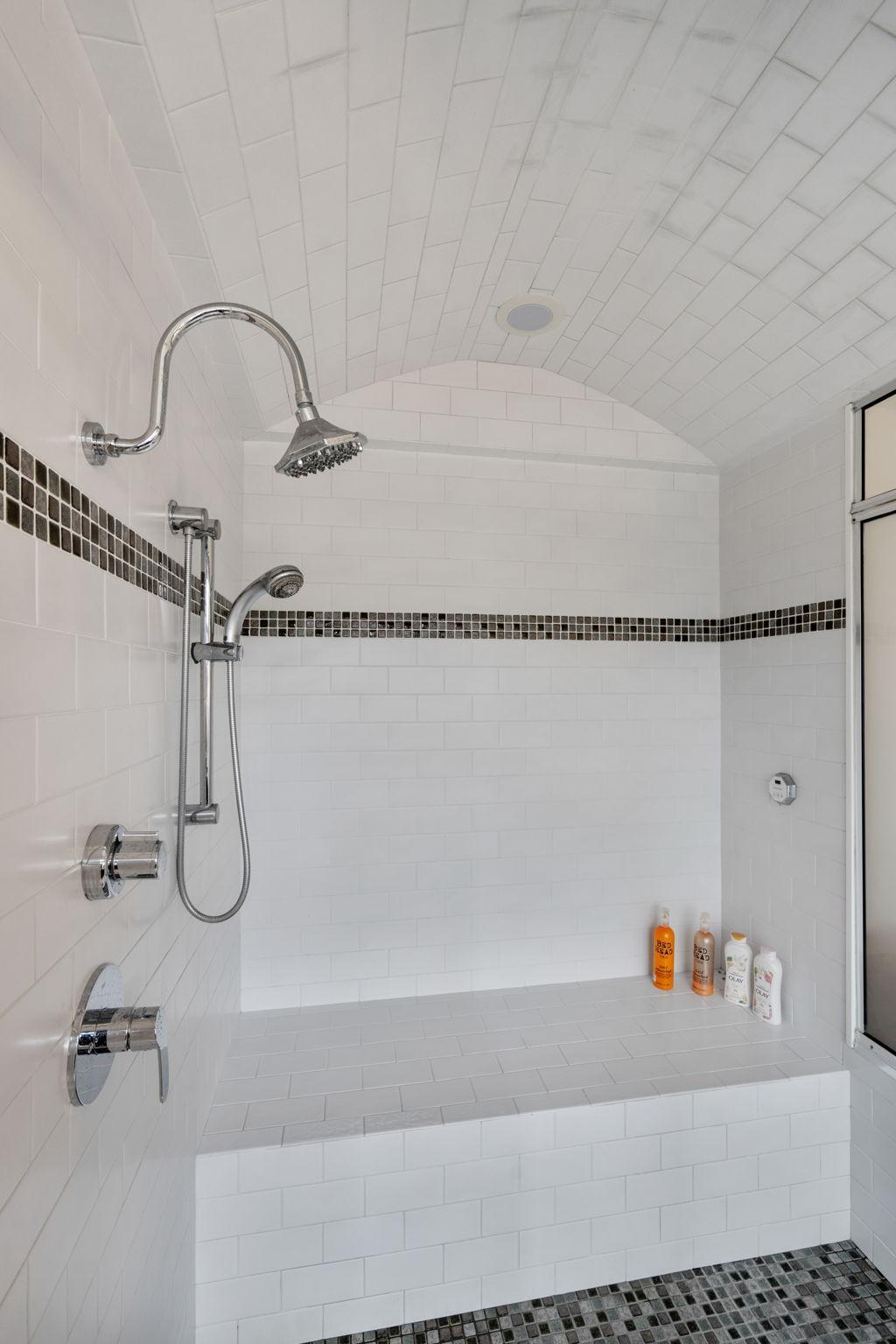 View of Residential at 1128 Kenwood Parkway, Minneapolis MN 55403, Minneapolis (52 of 91) - Mike Wilen | Minnesota Team Real Estate