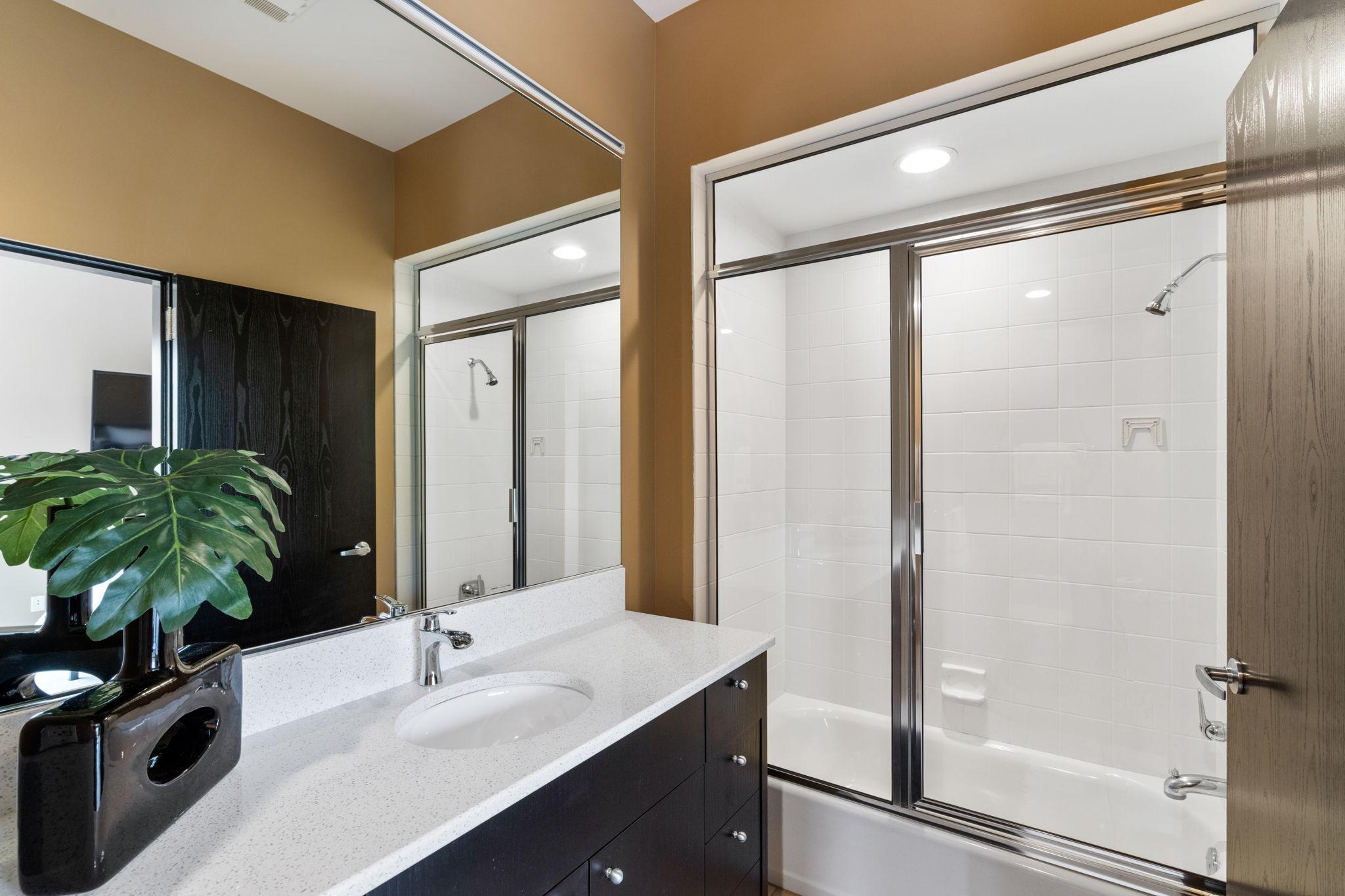 View of Residential at 1128 Kenwood Parkway, Minneapolis MN 55403, Minneapolis (57 of 91) - Mike Wilen | Minnesota Team Real Estate