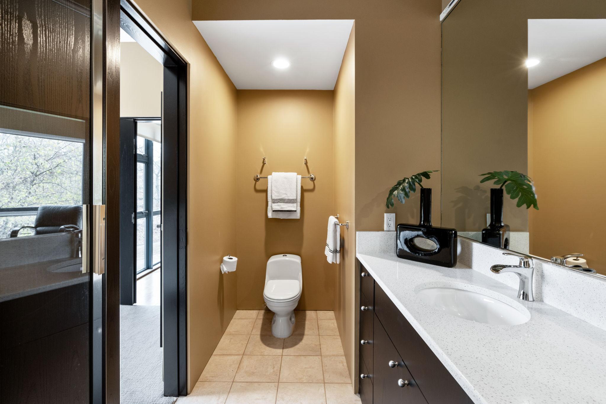 View of Residential at 1128 Kenwood Parkway, Minneapolis MN 55403, Minneapolis (58 of 91) - Mike Wilen | Minnesota Team Real Estate