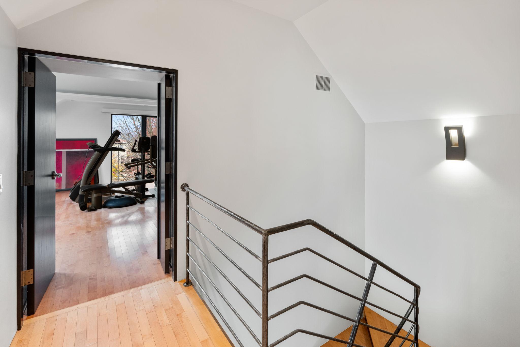 View of Residential at 1128 Kenwood Parkway, Minneapolis MN 55403, Minneapolis (59 of 91) - Mike Wilen | Minnesota Team Real Estate