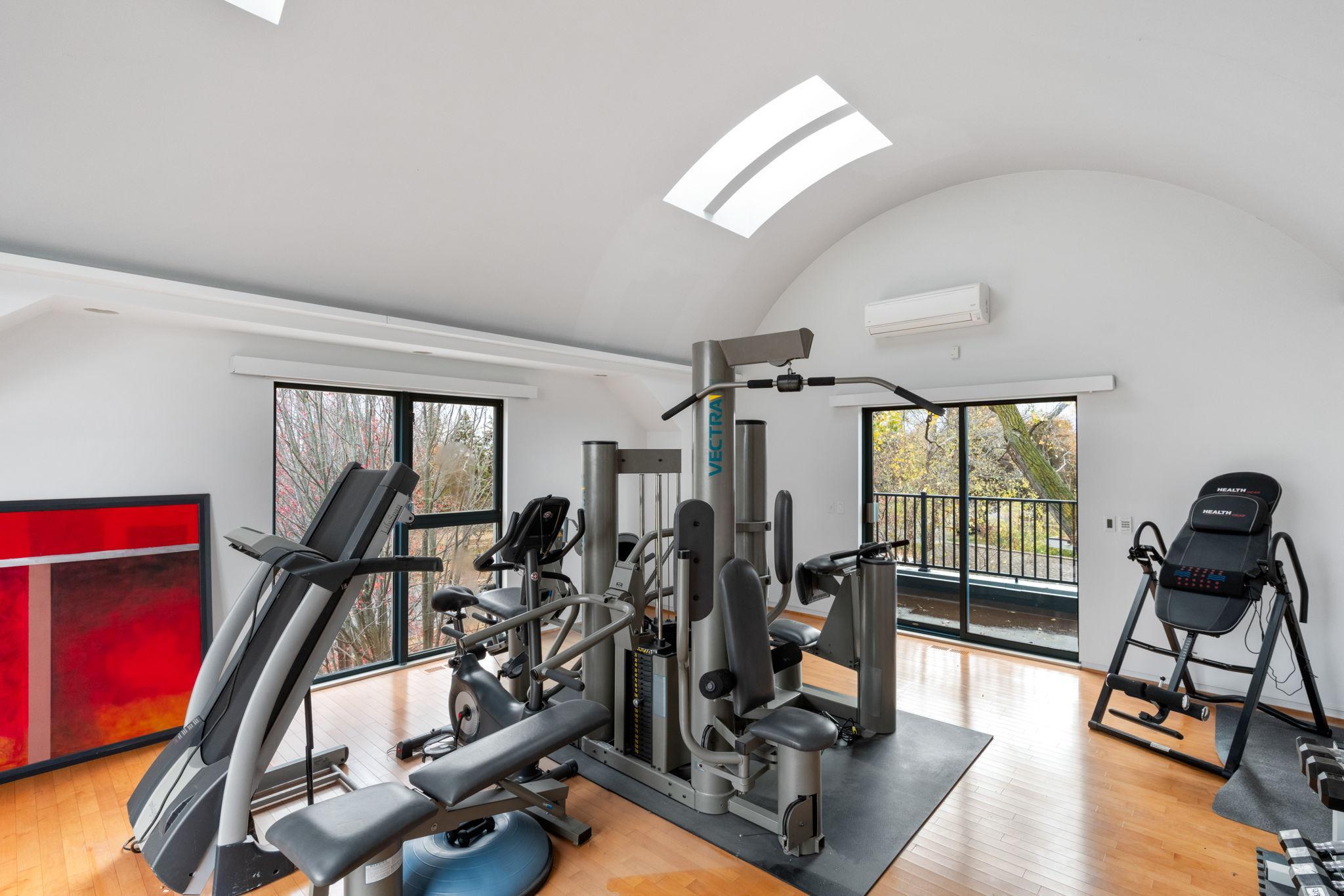 View of Residential at 1128 Kenwood Parkway, Minneapolis MN 55403, Minneapolis (67 of 91) - Mike Wilen | Minnesota Team Real Estate