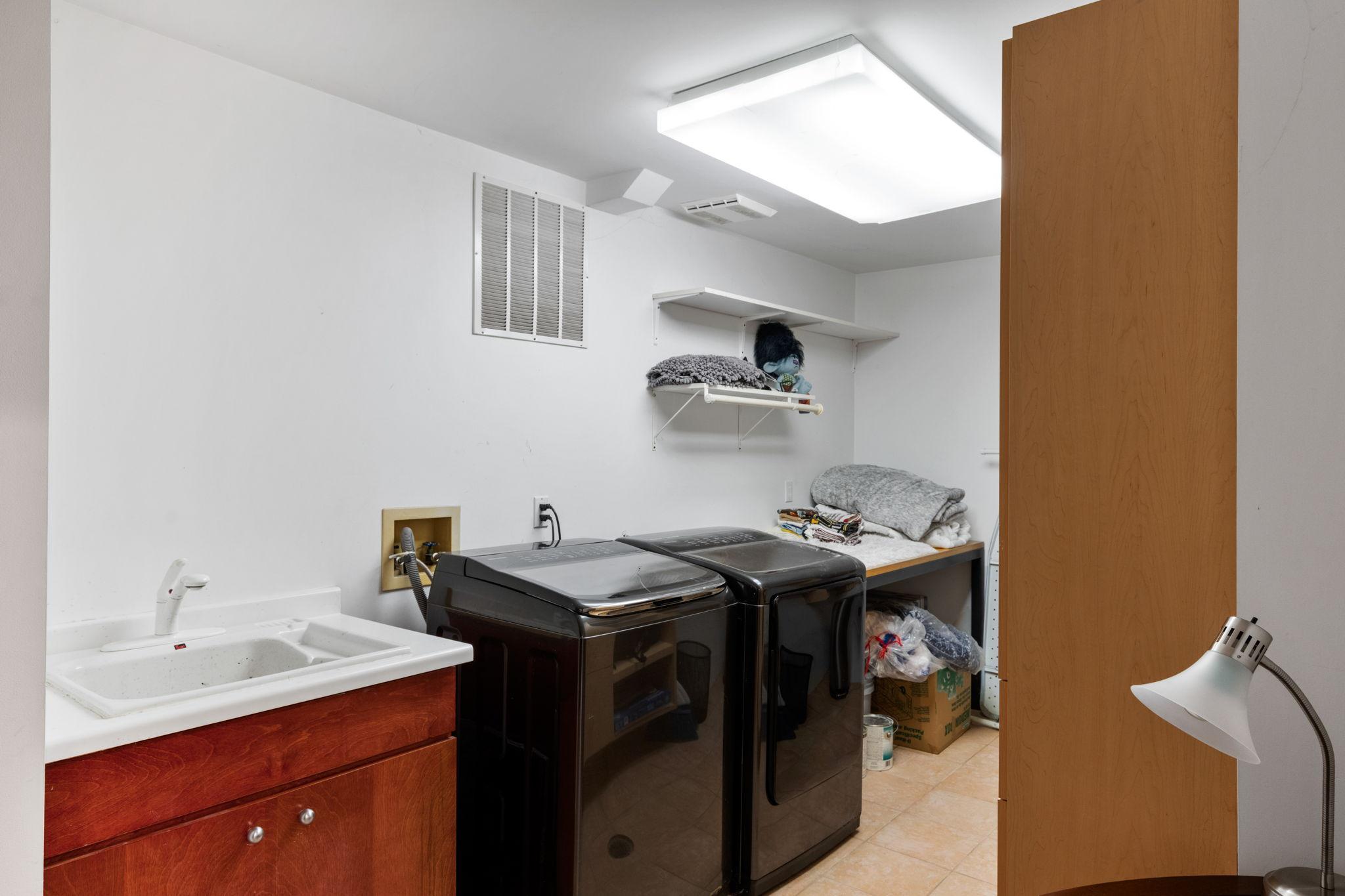 View of Residential at 1128 Kenwood Parkway, Minneapolis MN 55403, Minneapolis (72 of 91) - Mike Wilen | Minnesota Team Real Estate