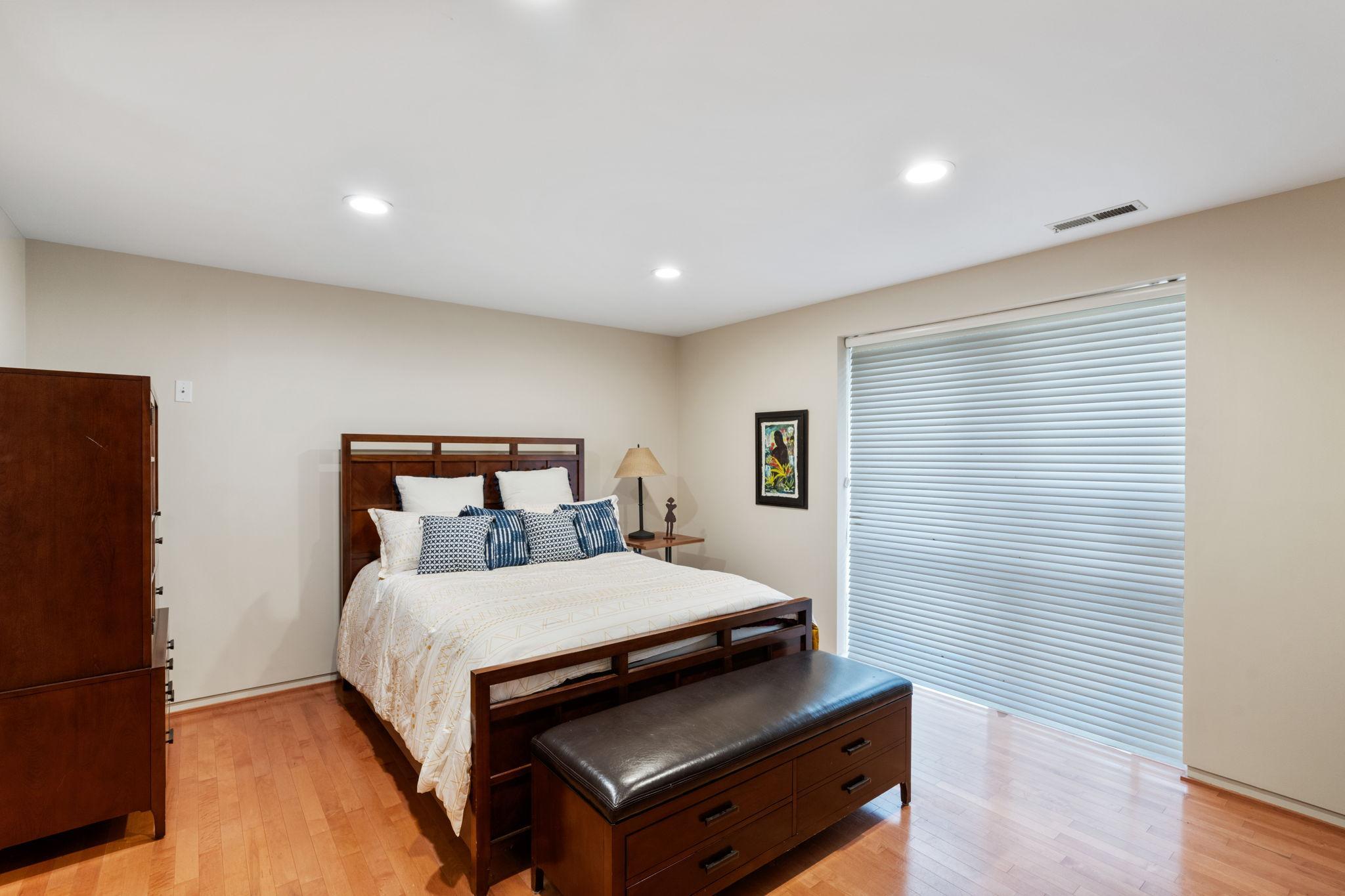 View of Residential at 1128 Kenwood Parkway, Minneapolis MN 55403, Minneapolis (73 of 91) - Mike Wilen | Minnesota Team Real Estate