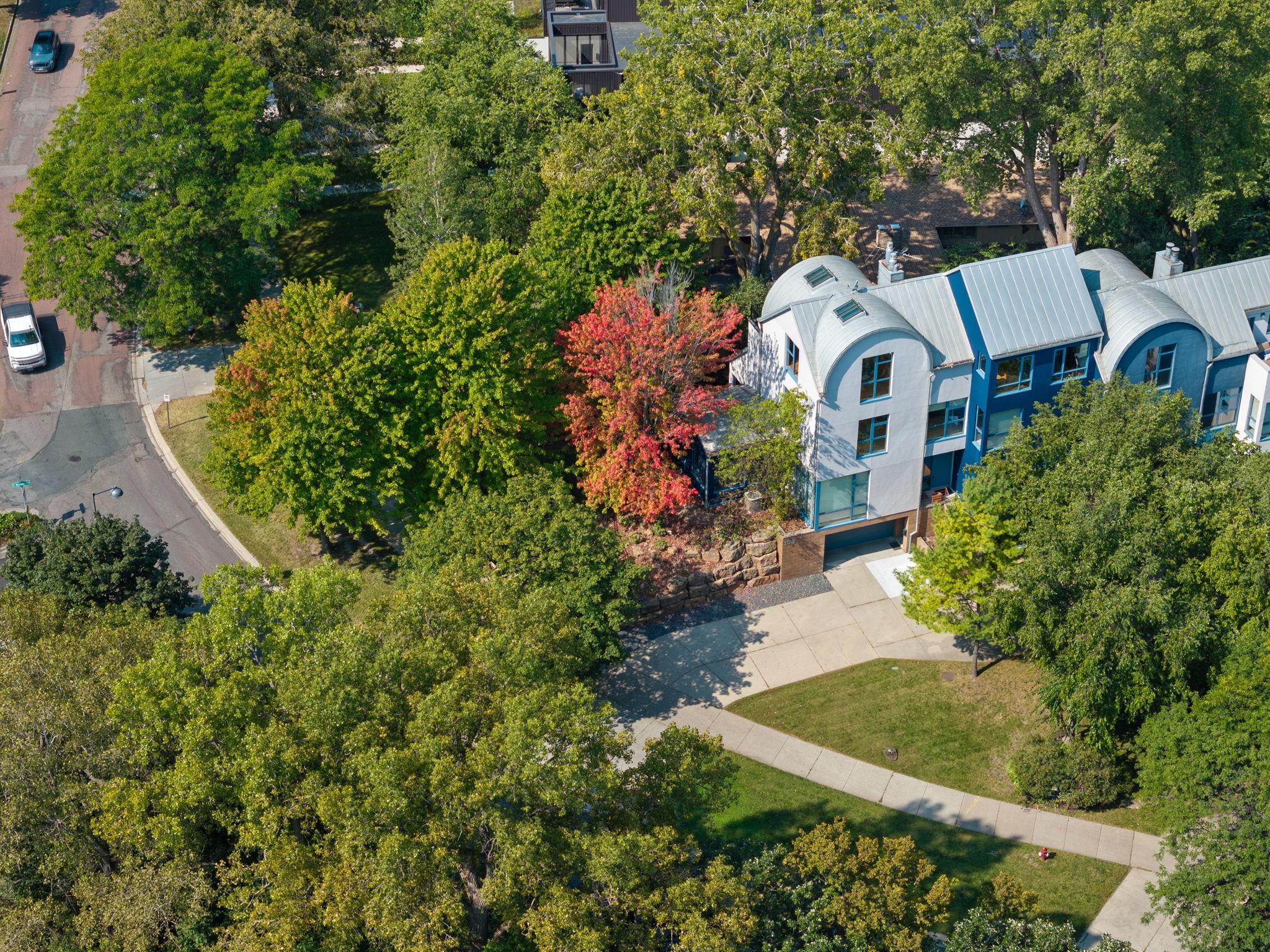 View of Residential at 1128 Kenwood Parkway, Minneapolis MN 55403, Minneapolis (84 of 91) - Mike Wilen | Minnesota Team Real Estate
