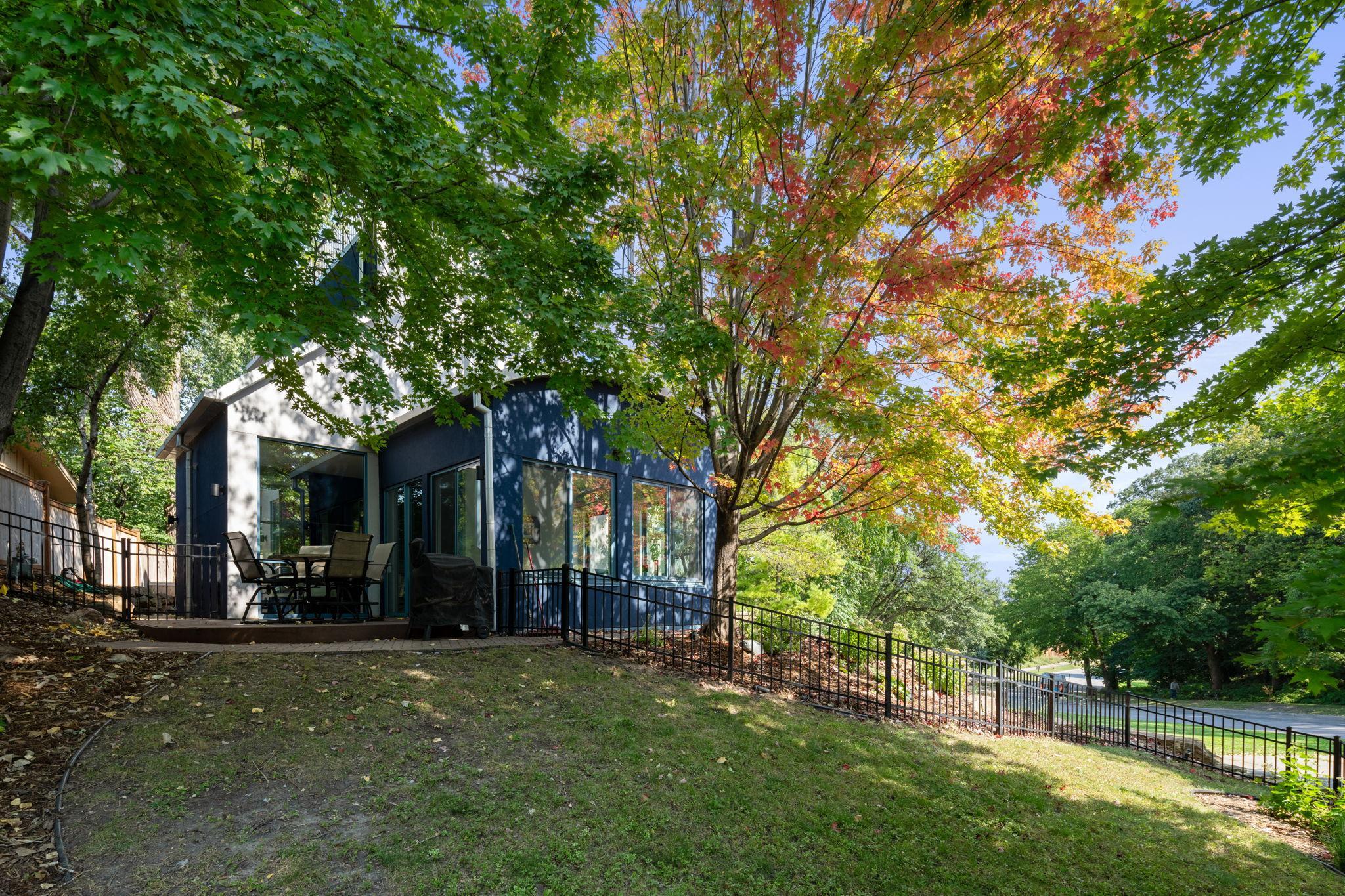 View of Residential at 1128 Kenwood Parkway, Minneapolis MN 55403, Minneapolis (85 of 91) - Mike Wilen | Minnesota Team Real Estate