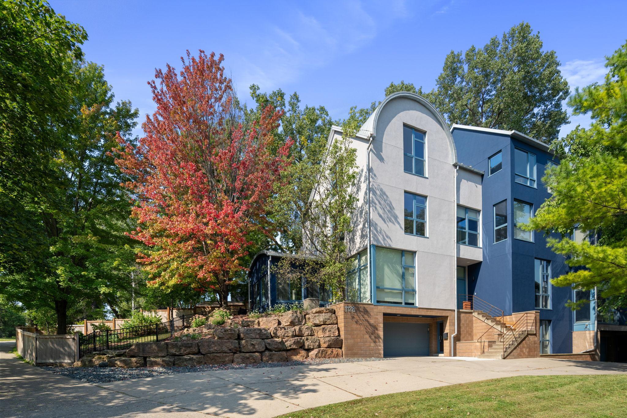 View of Residential at 1128 Kenwood Parkway, Minneapolis MN 55403, Minneapolis (87 of 91) - Mike Wilen | Minnesota Team Real Estate