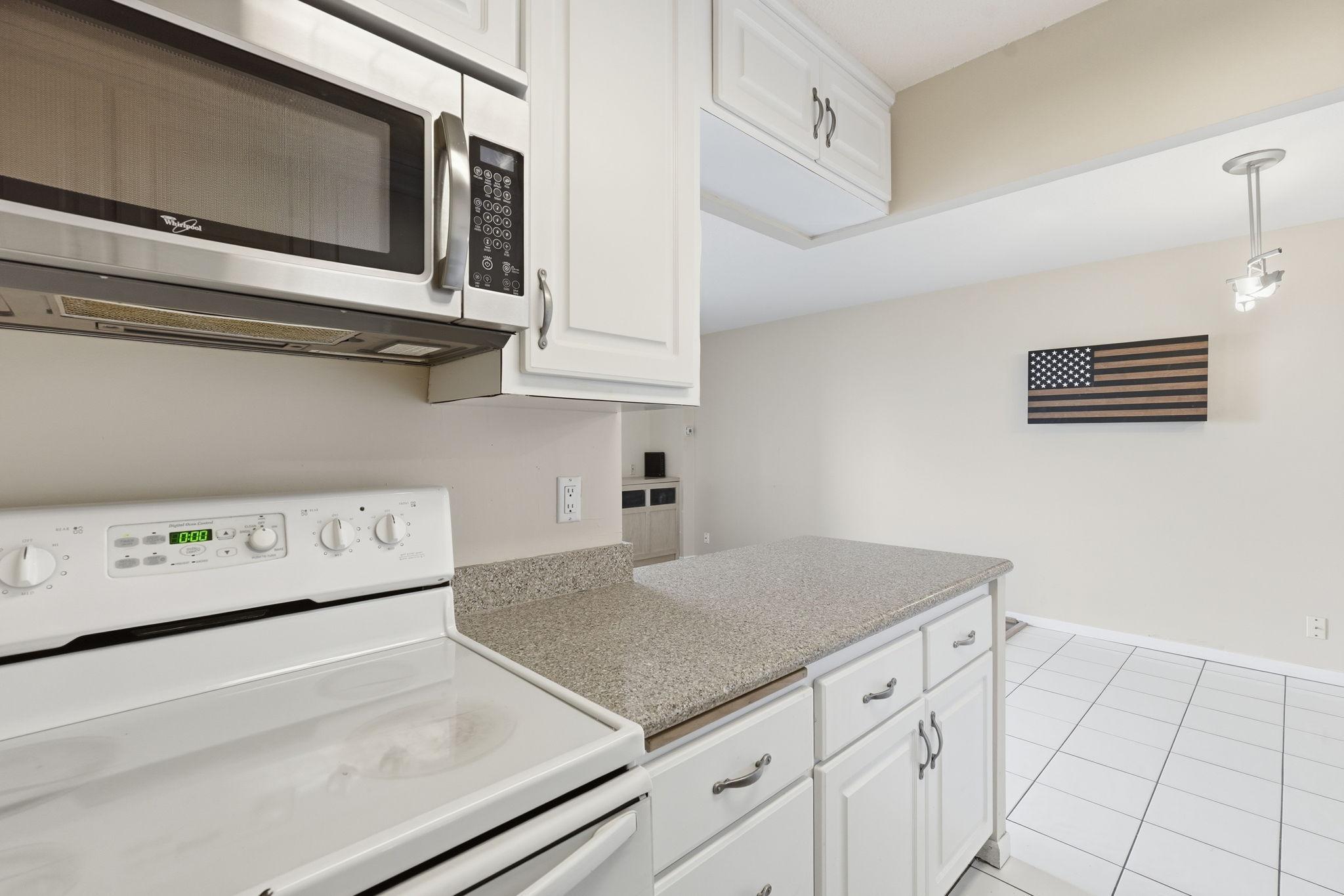 View of Residential at 410 Groveland Avenue #2003, Minneapolis MN 55403, Minneapolis (9 of 26) - Mike Wilen | Minnesota Team Real Estate